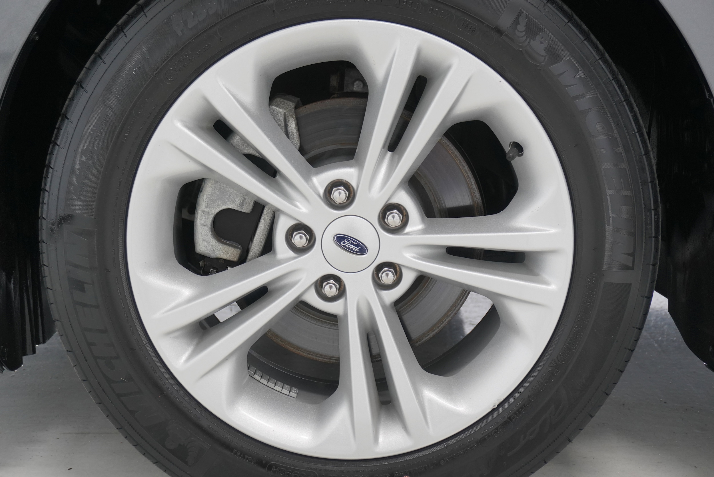 2018 Ford Taurus SE - Photo 23