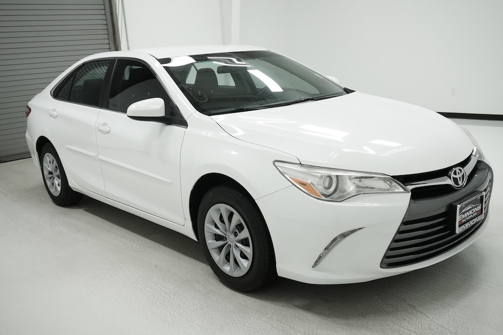Used 2017 Toyota Camry LE Sedan