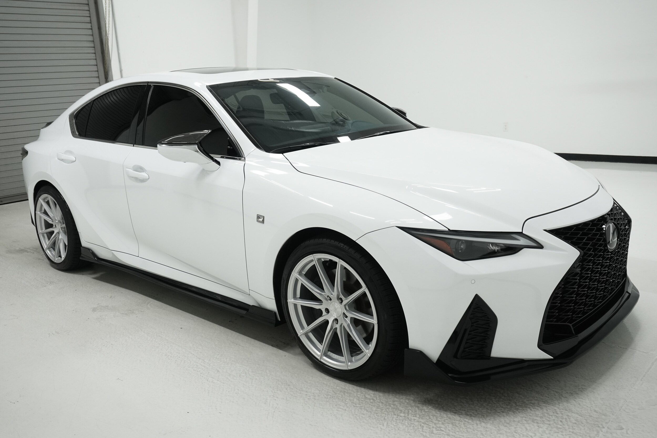 2023 Lexus IS 350 F SPORT photo 3