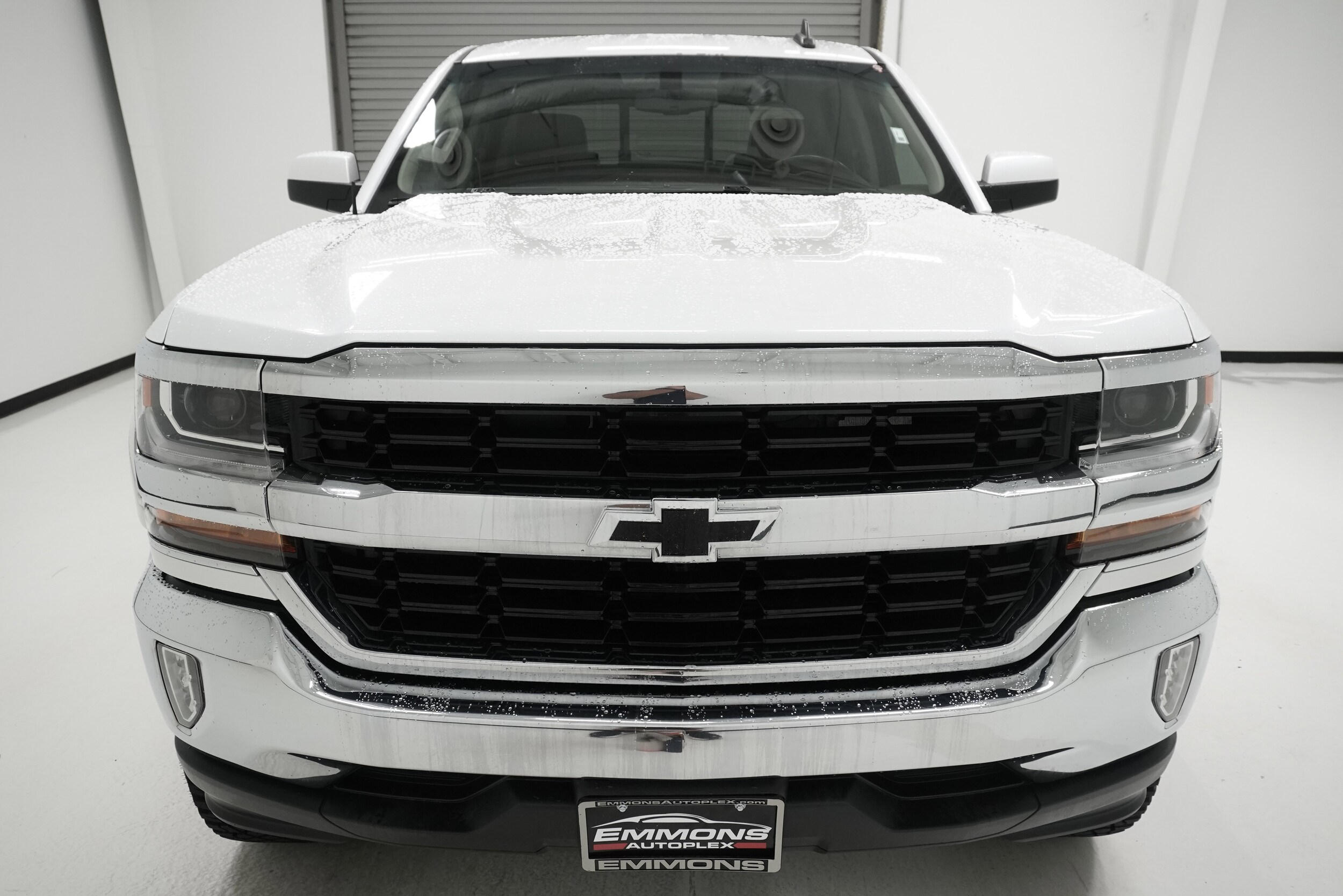 2018 Chevrolet Silverado 1500 LT photo 2