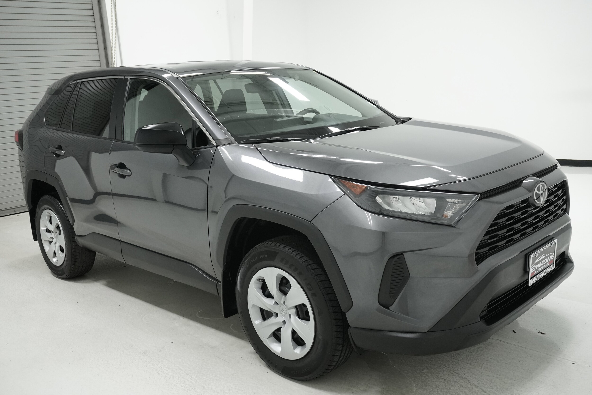 2022 Toyota RAV4 LE photo 3