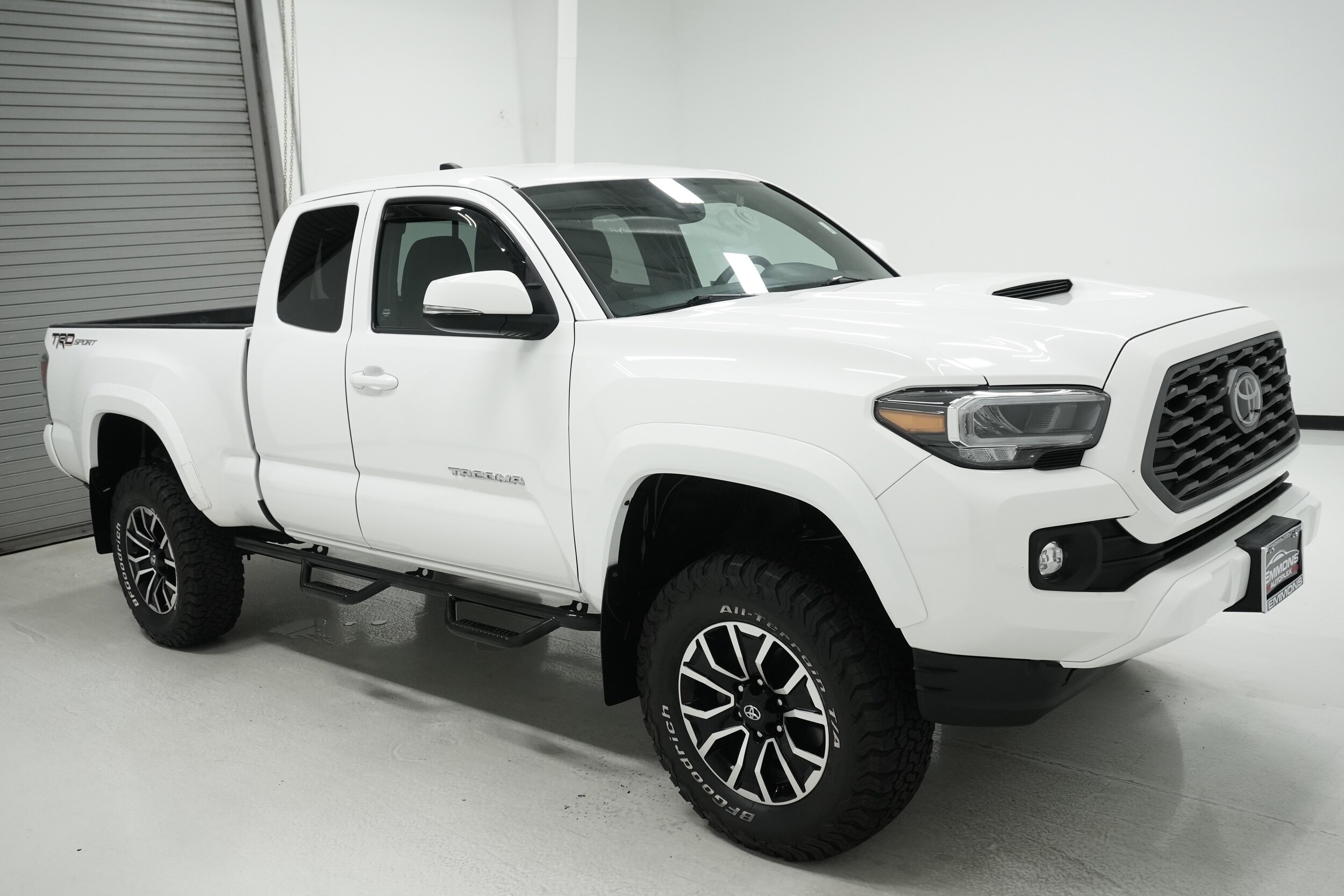 2022 Toyota Tacoma TRD Sport photo 3