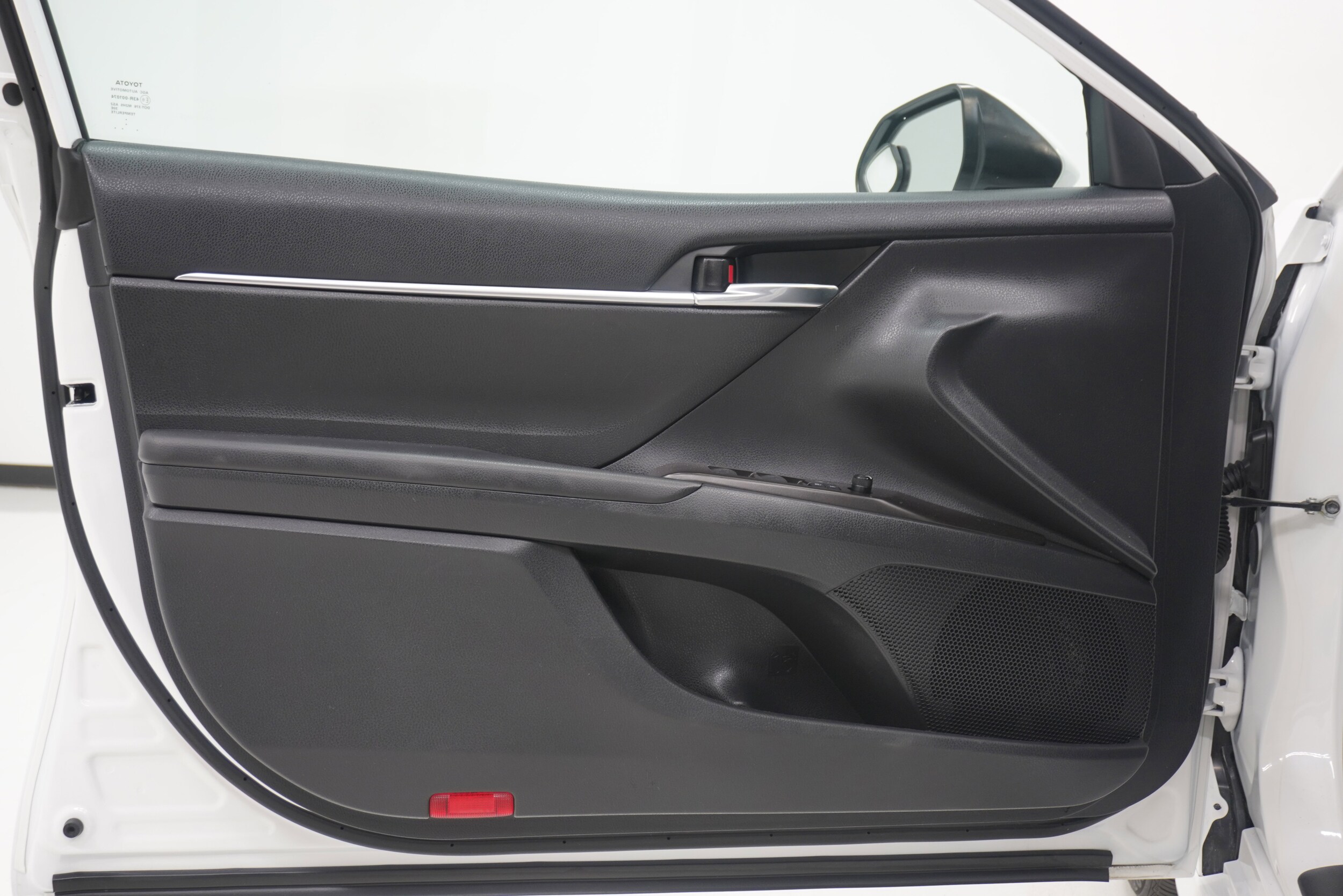 2022 Toyota Camry LE - Photo 14