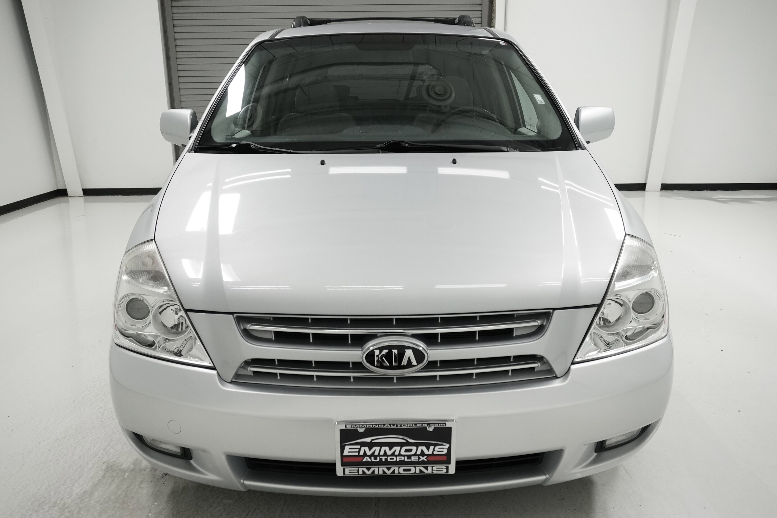 2008 Kia Sedona EX photo 2