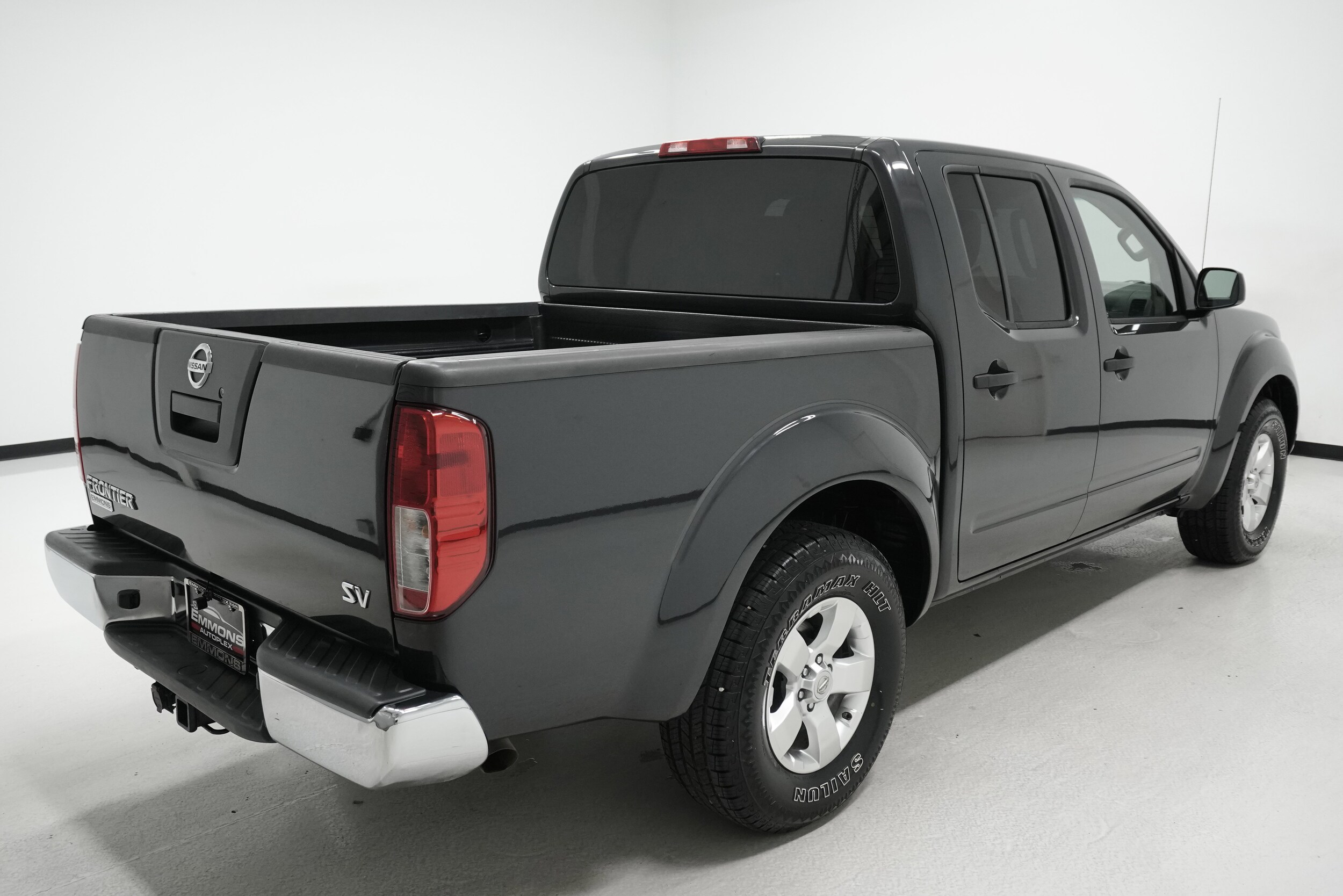 2012 Nissan Frontier SV photo 2