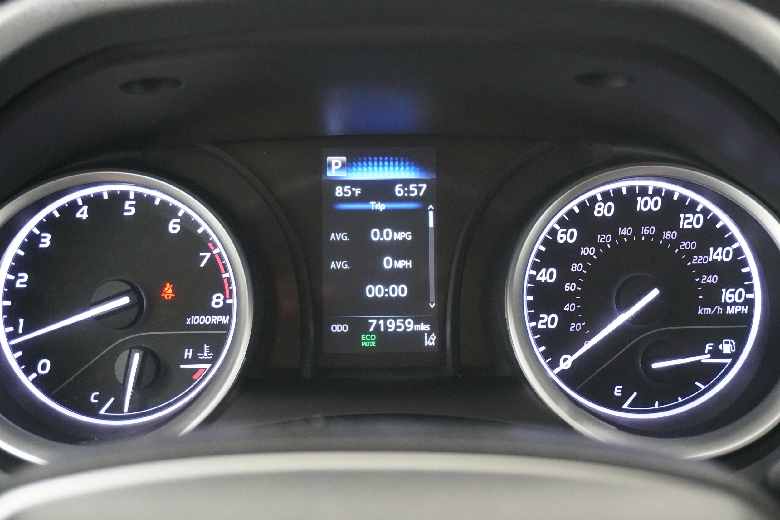 2022 Toyota Camry LE - Photo 17