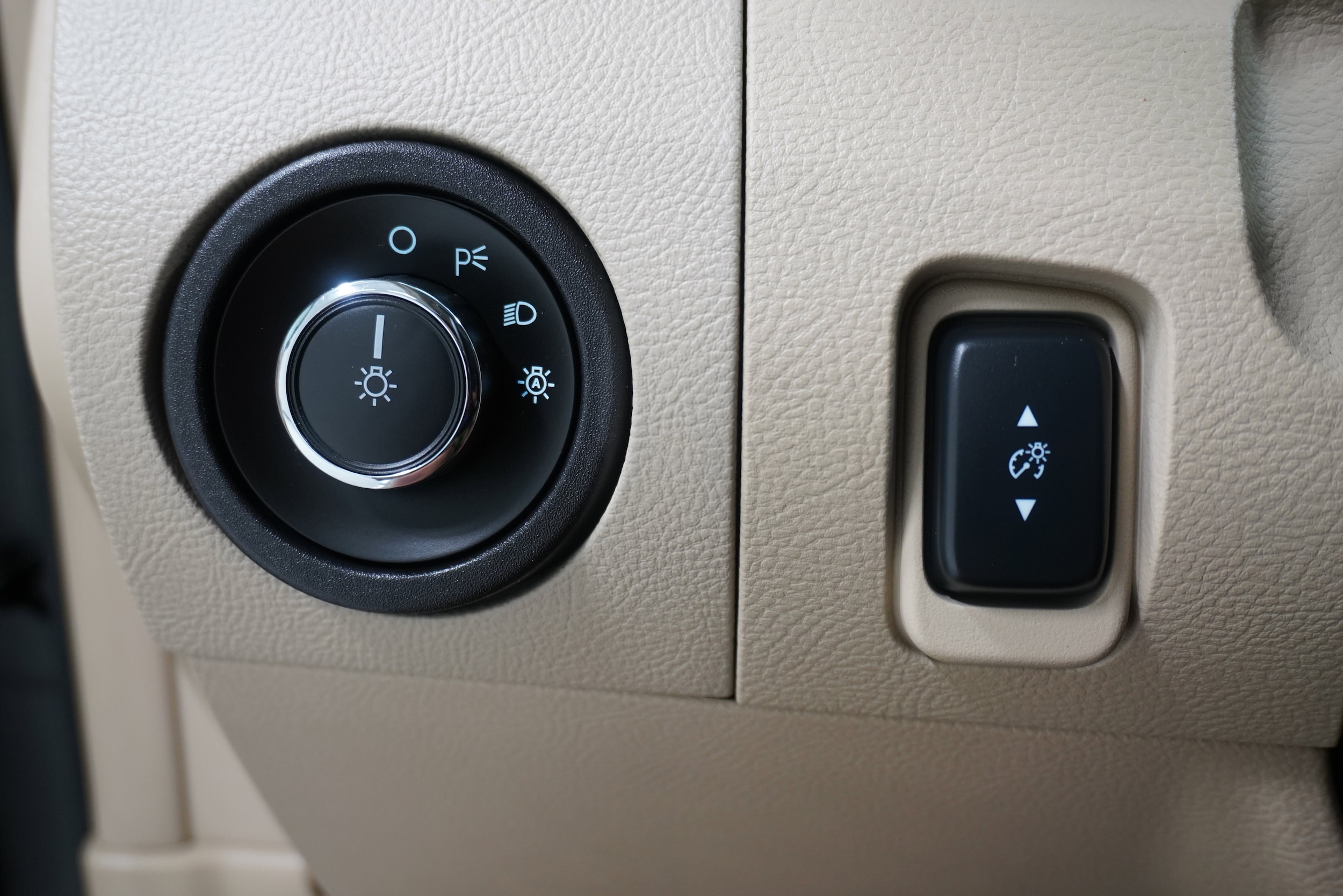 2018 Ford Taurus SE - Photo 20