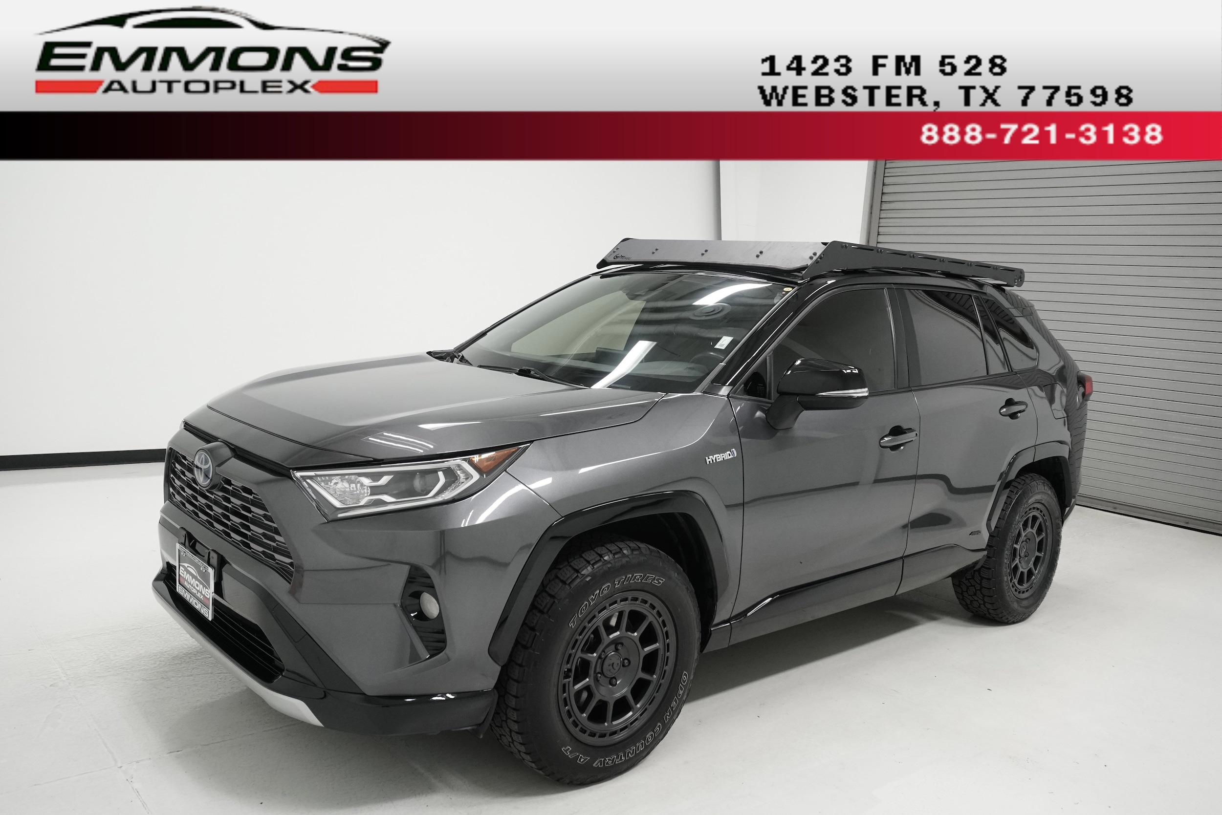 2020 Toyota RAV4 XSE's photo
