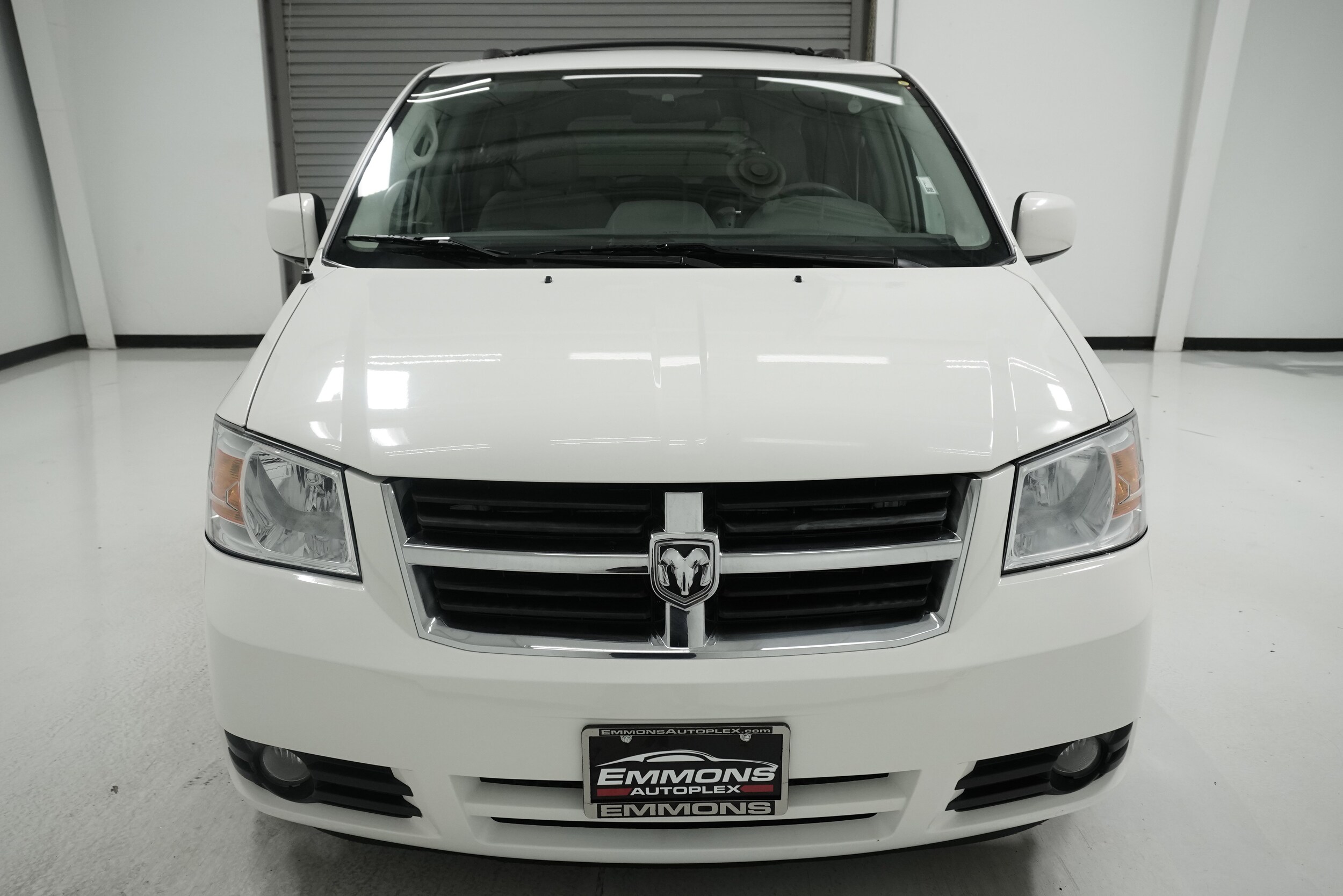 2008 Dodge Grand Caravan SXT photo 2