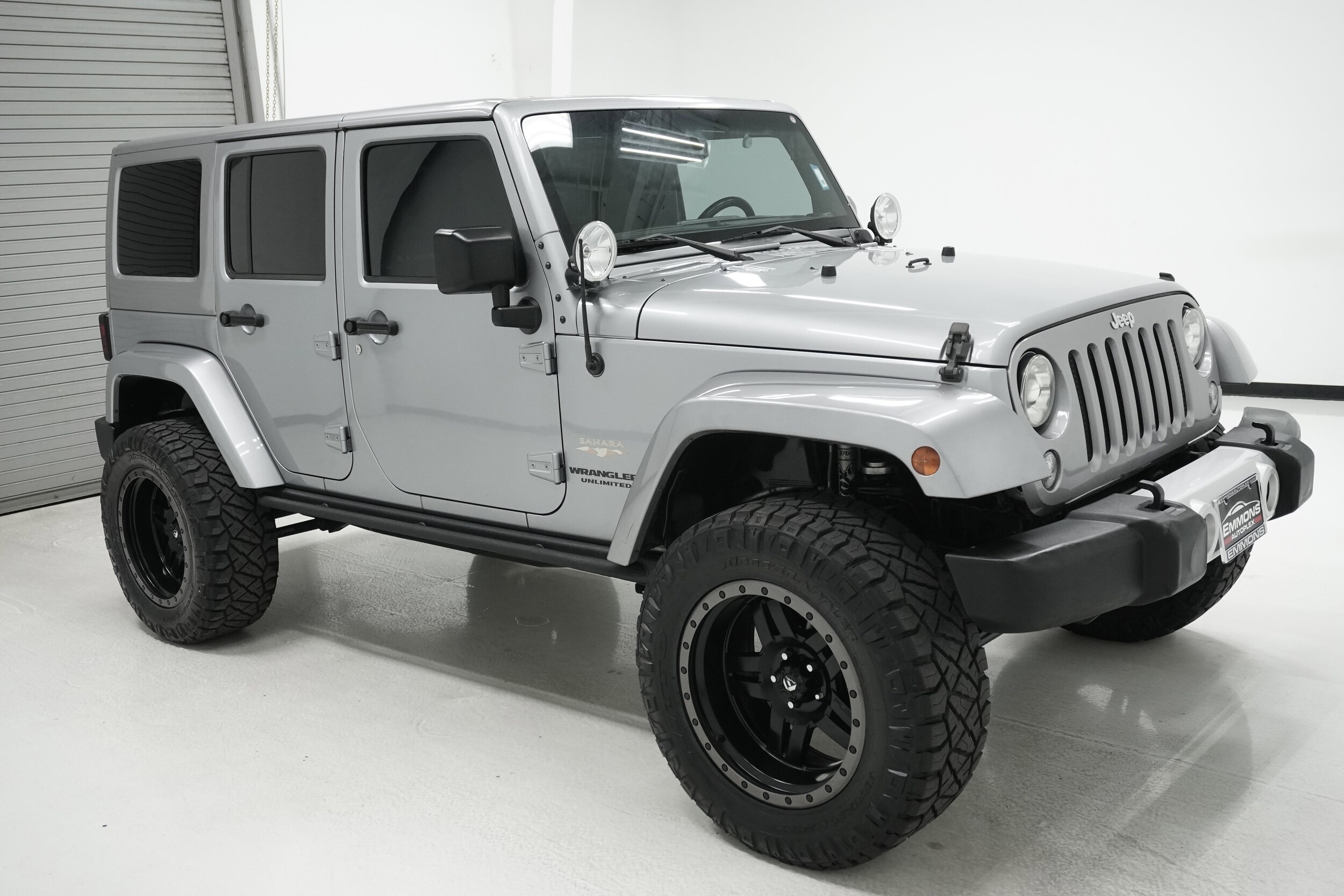 2015 Jeep Wrangler Unlimited Sahara photo 3