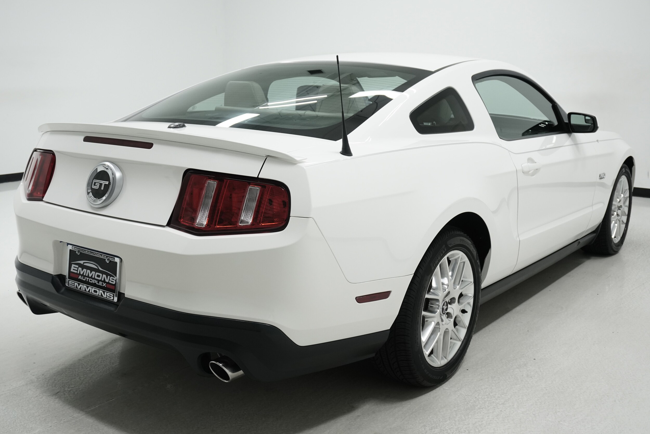 2012 Ford Mustang GT photo 3