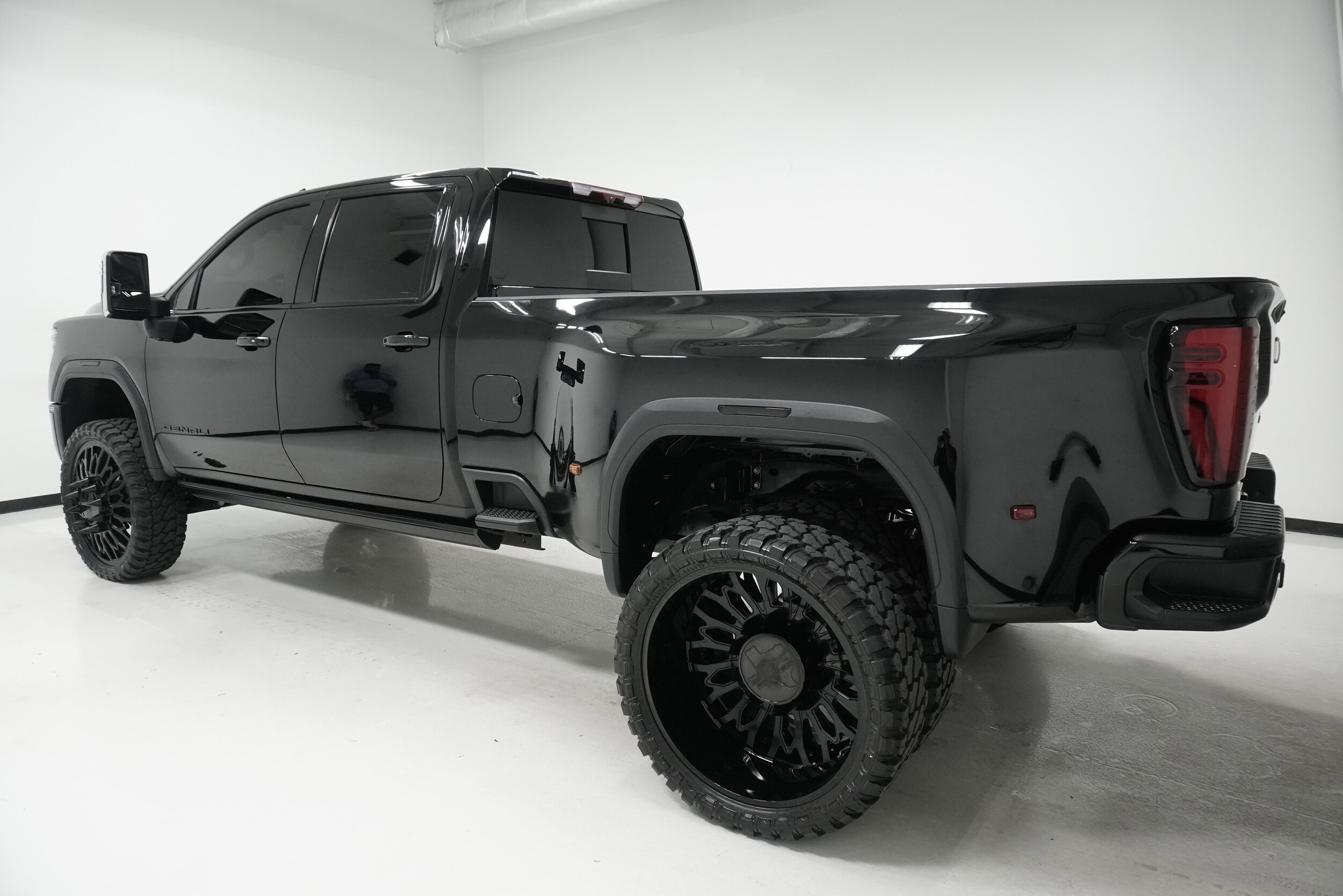 2024 Gmc Sierra 3500 HD Denali Ultimate photo 3