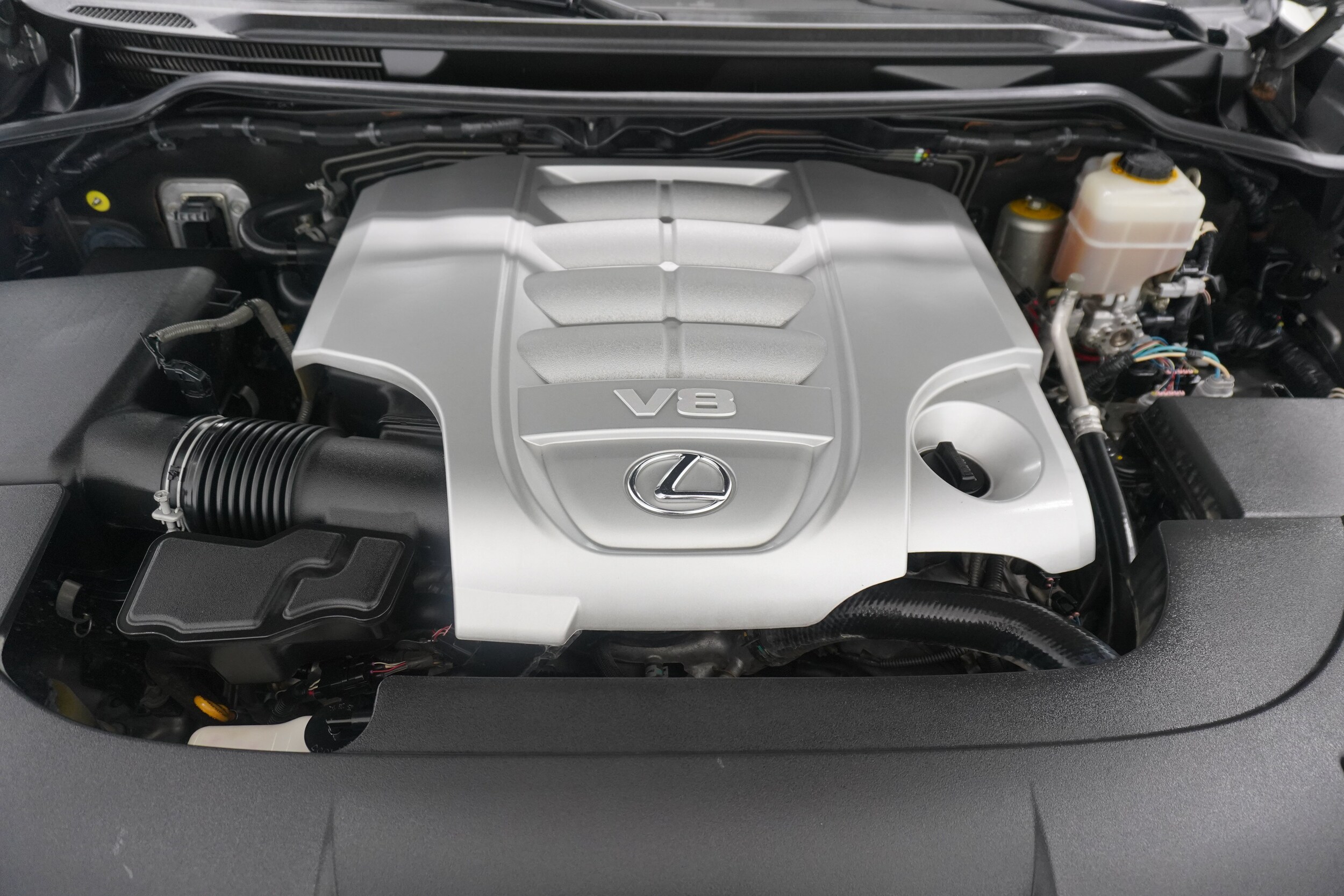 2016 Lexus LX 570 - Photo 41