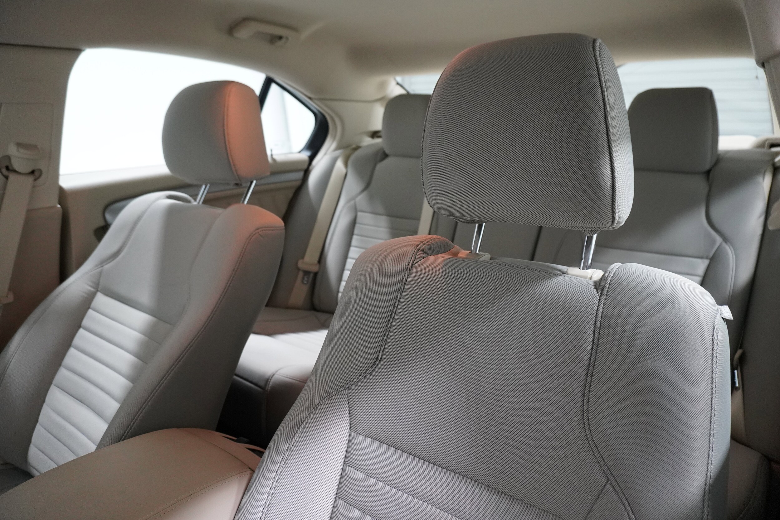 2018 Ford Taurus SE - Photo 10