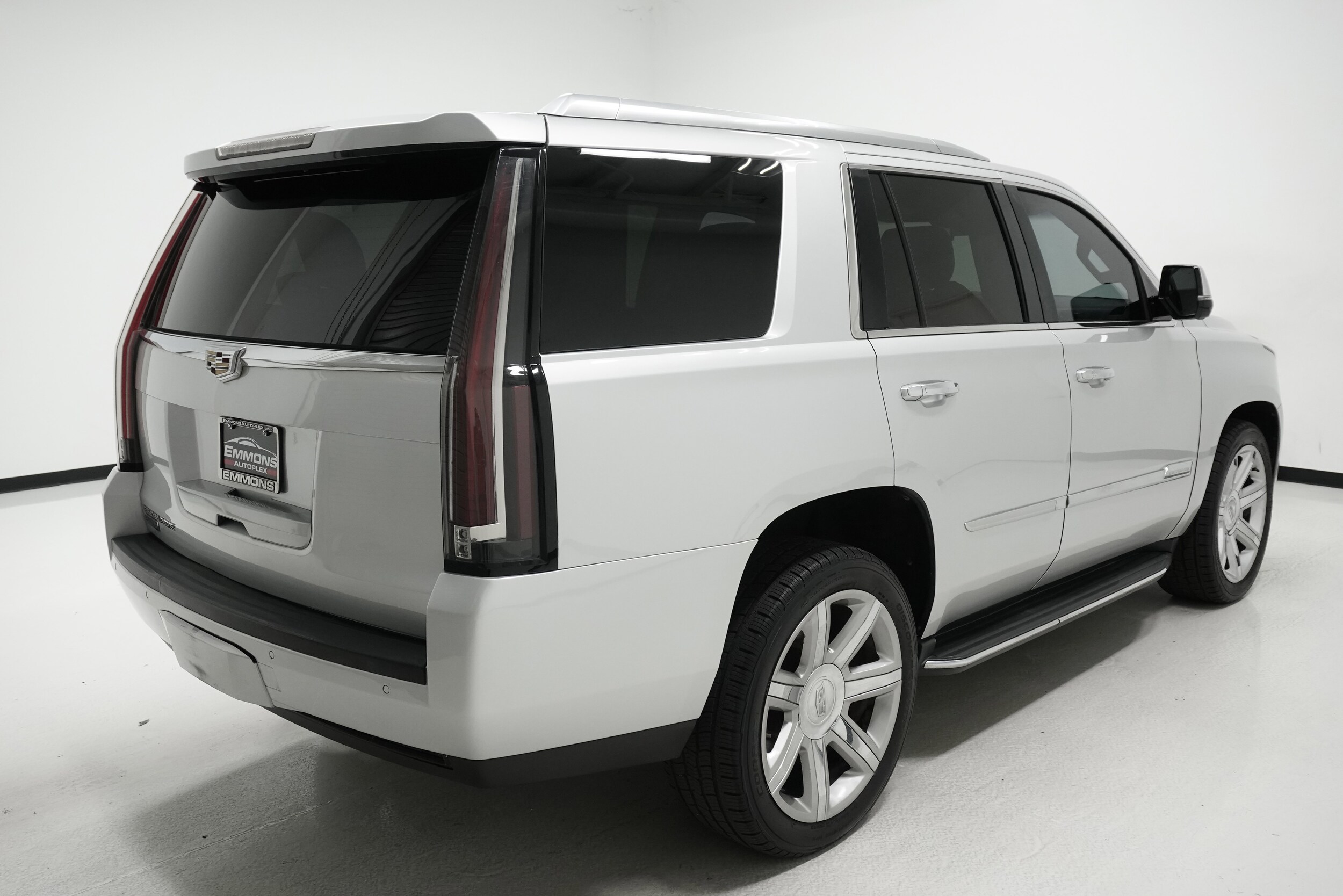 2016 Cadillac Escalade Luxury photo 4