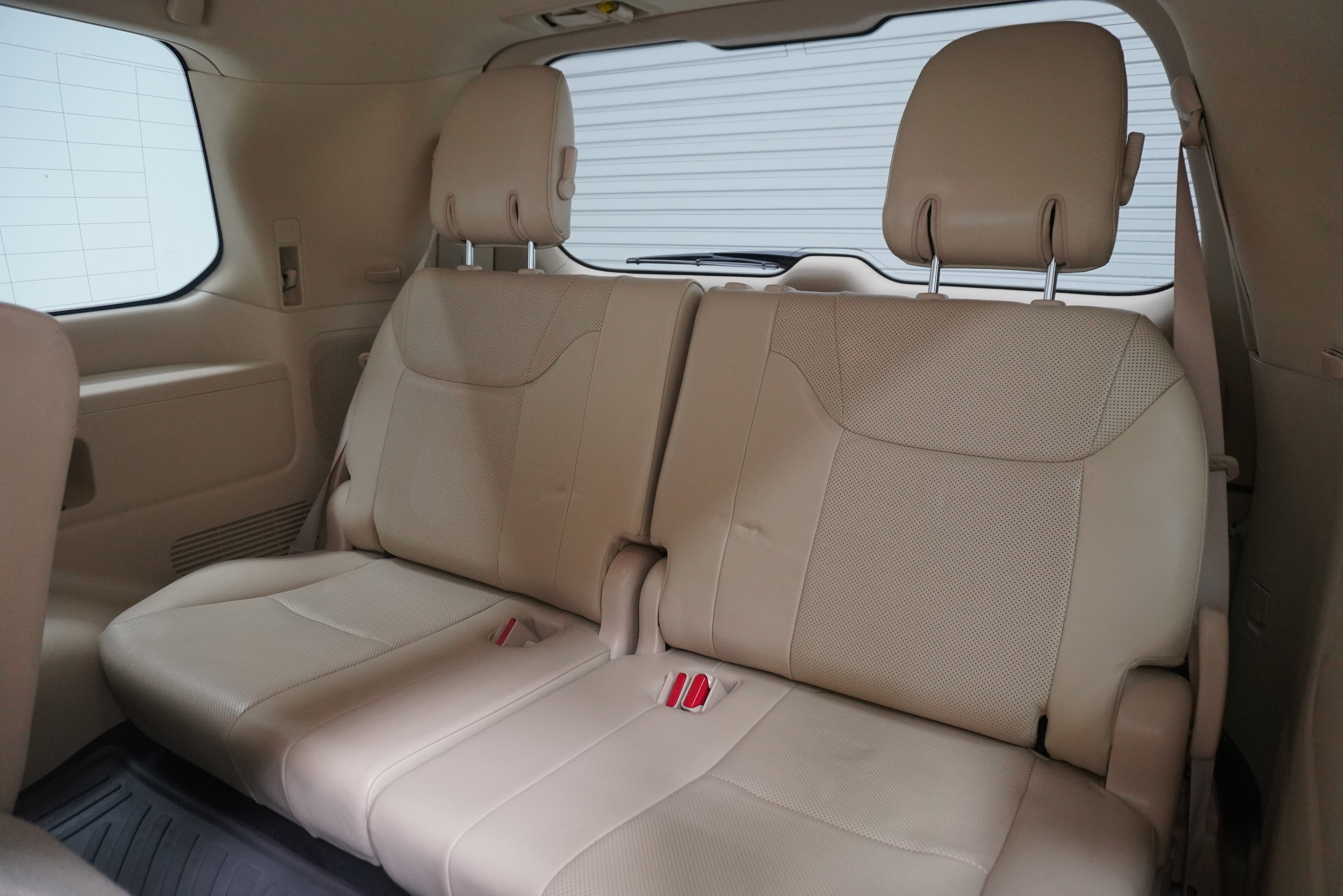 2016 Lexus LX 570 - Photo 14