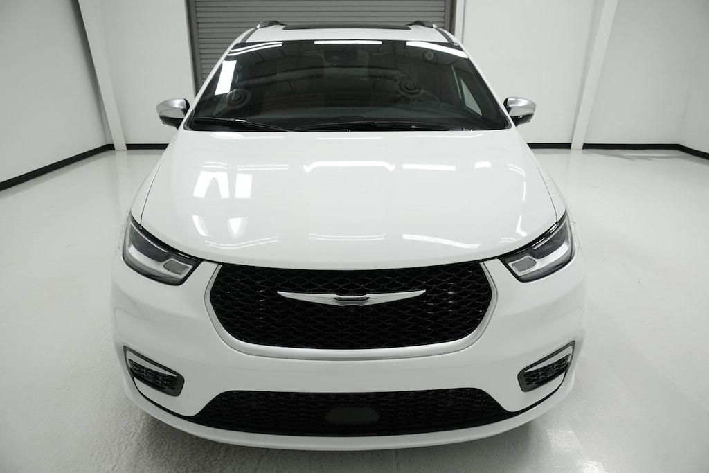 Used 2023 Chrysler Pacifica Plug-In Hybrid Hybrid Pinnacle Van Passenger Van