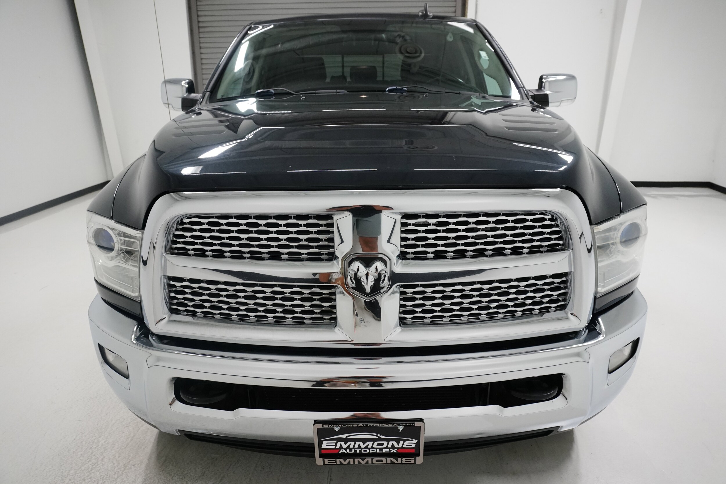 2015 Ram 2500 Laramie photo 2