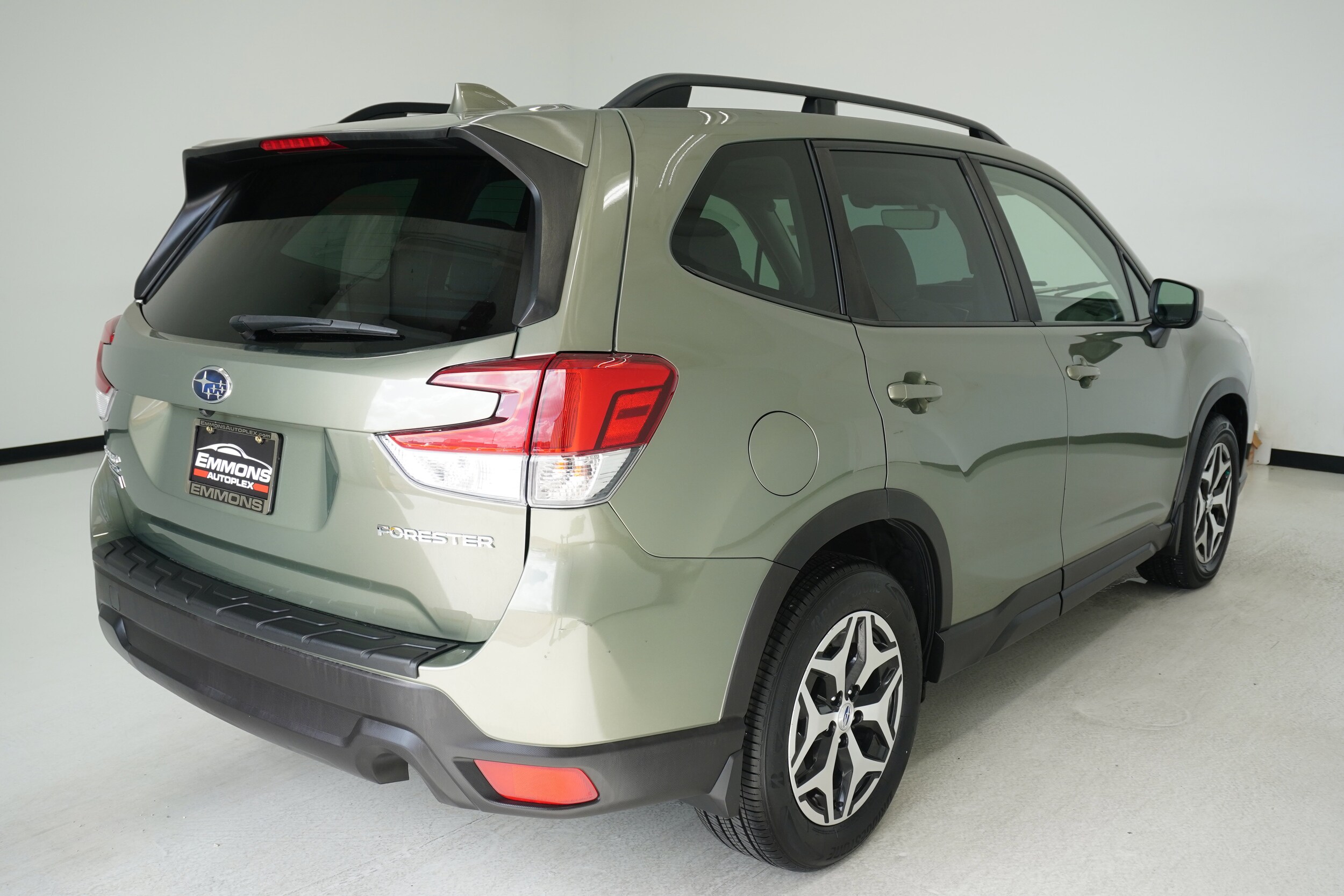 2021 Subaru Forester Premium photo 4