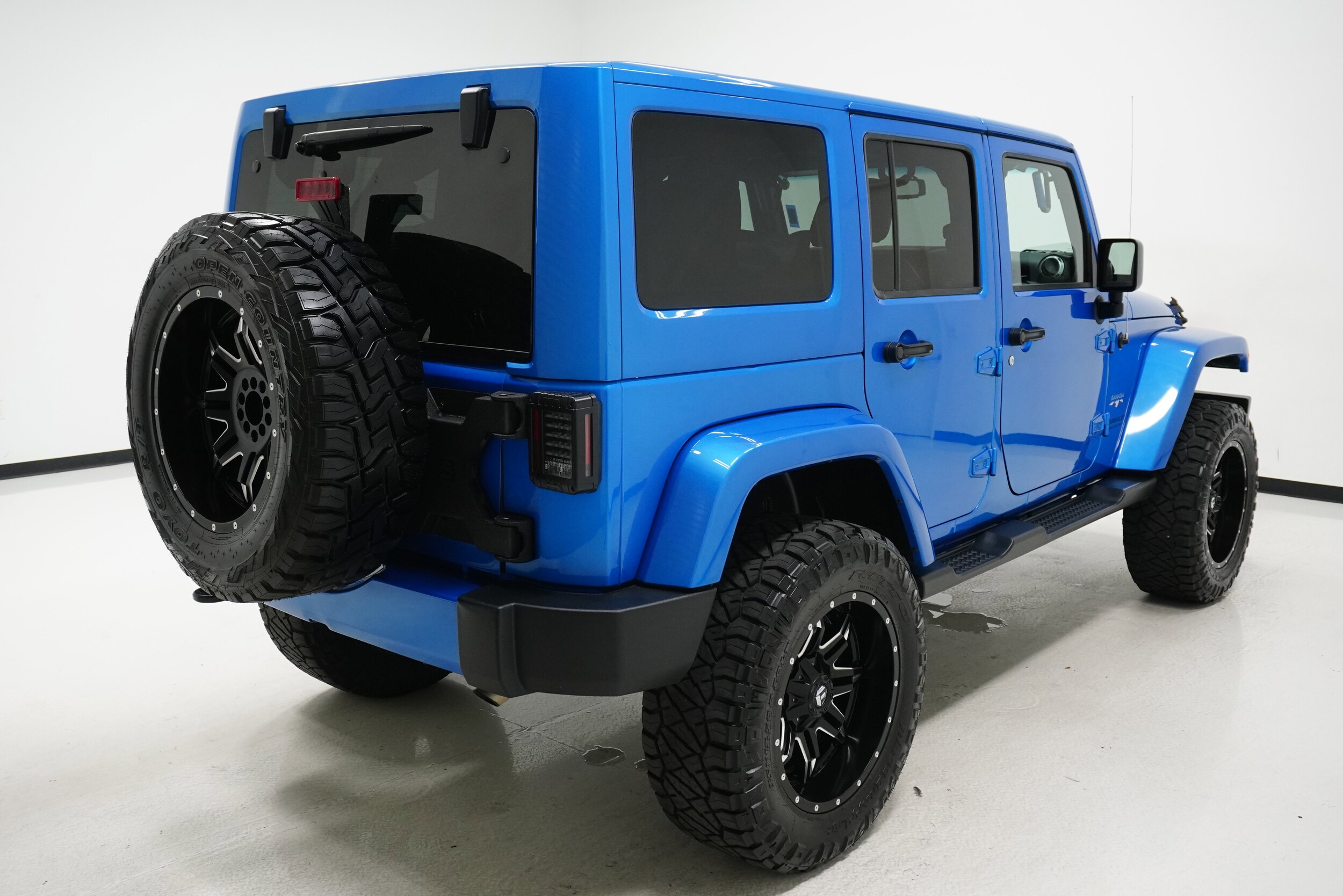 2016 Jeep Wrangler Unlimited Sahara photo 4