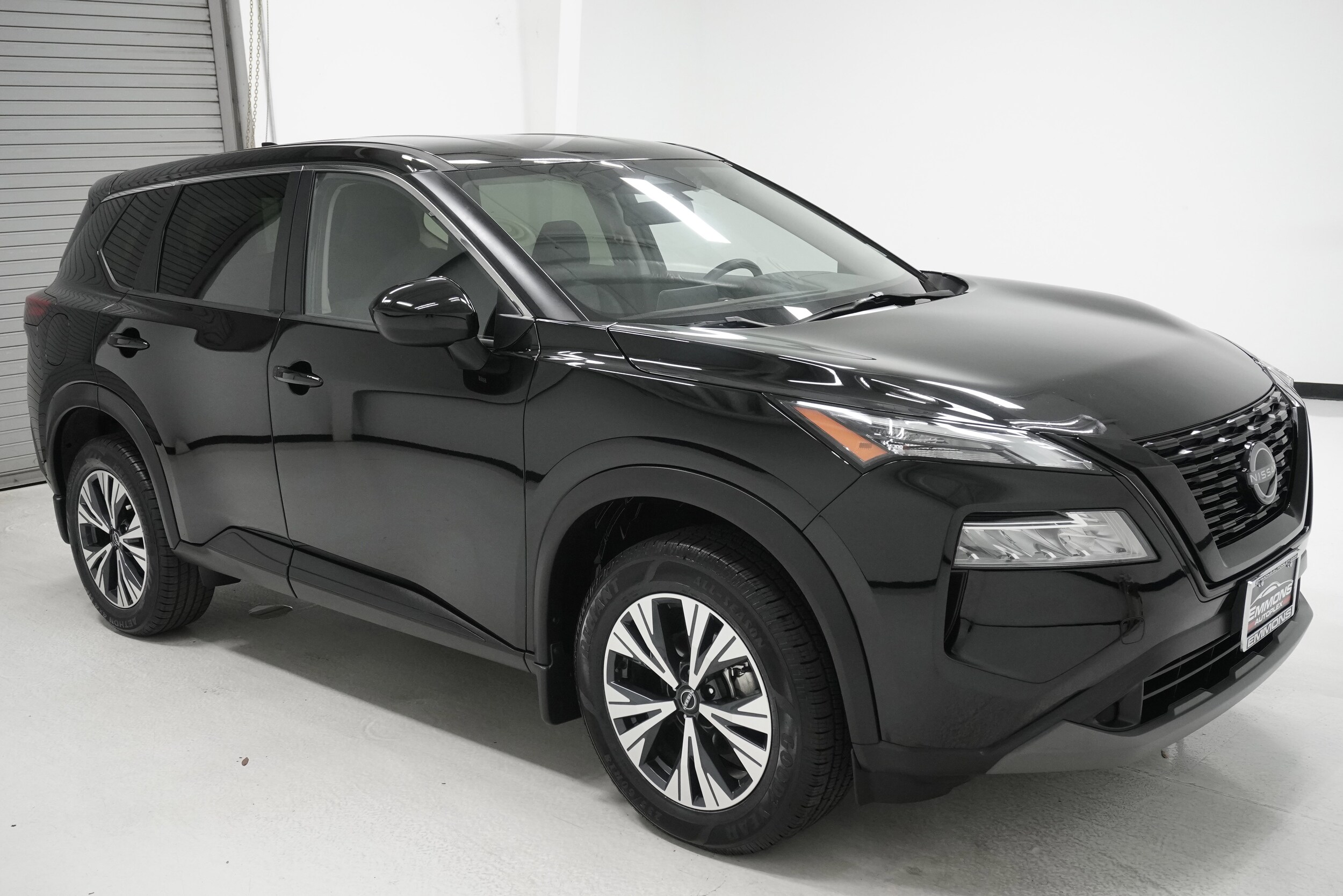 2023 Nissan Rogue SV photo 3