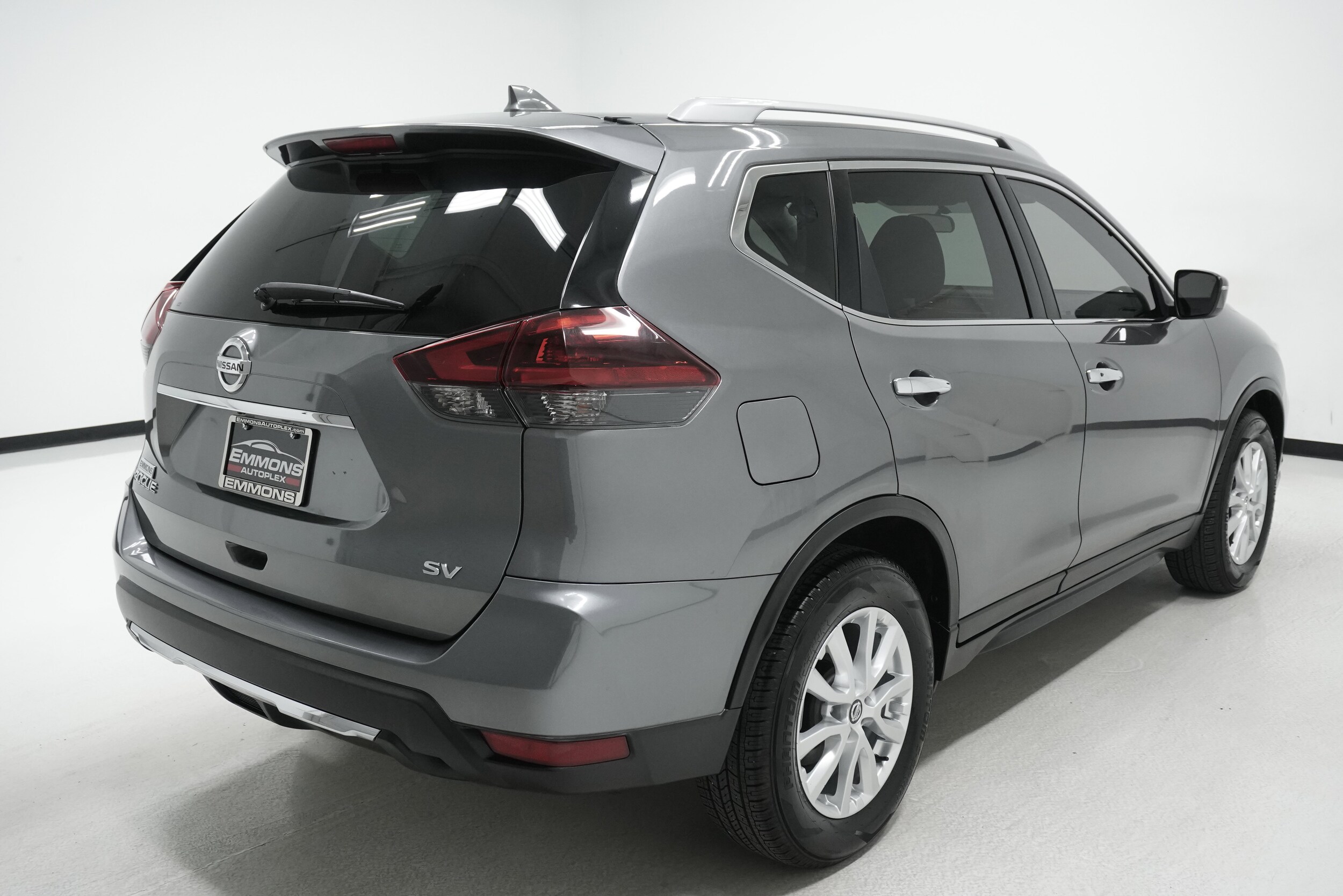 2018 Nissan Rogue SV photo 4