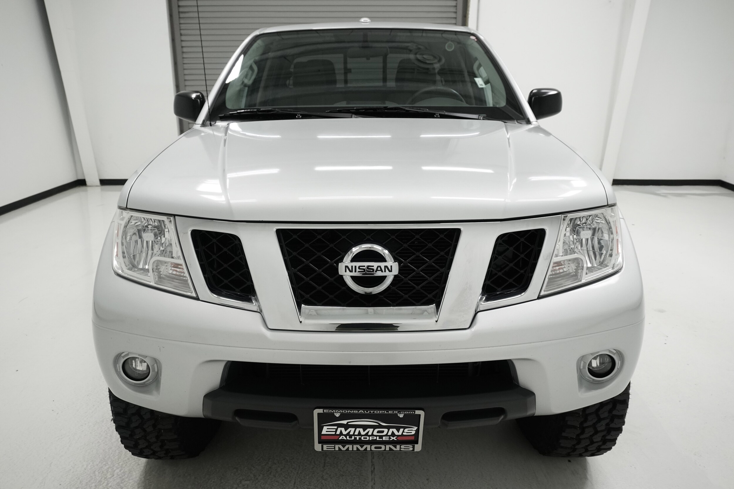 2016 Nissan Frontier photo 2