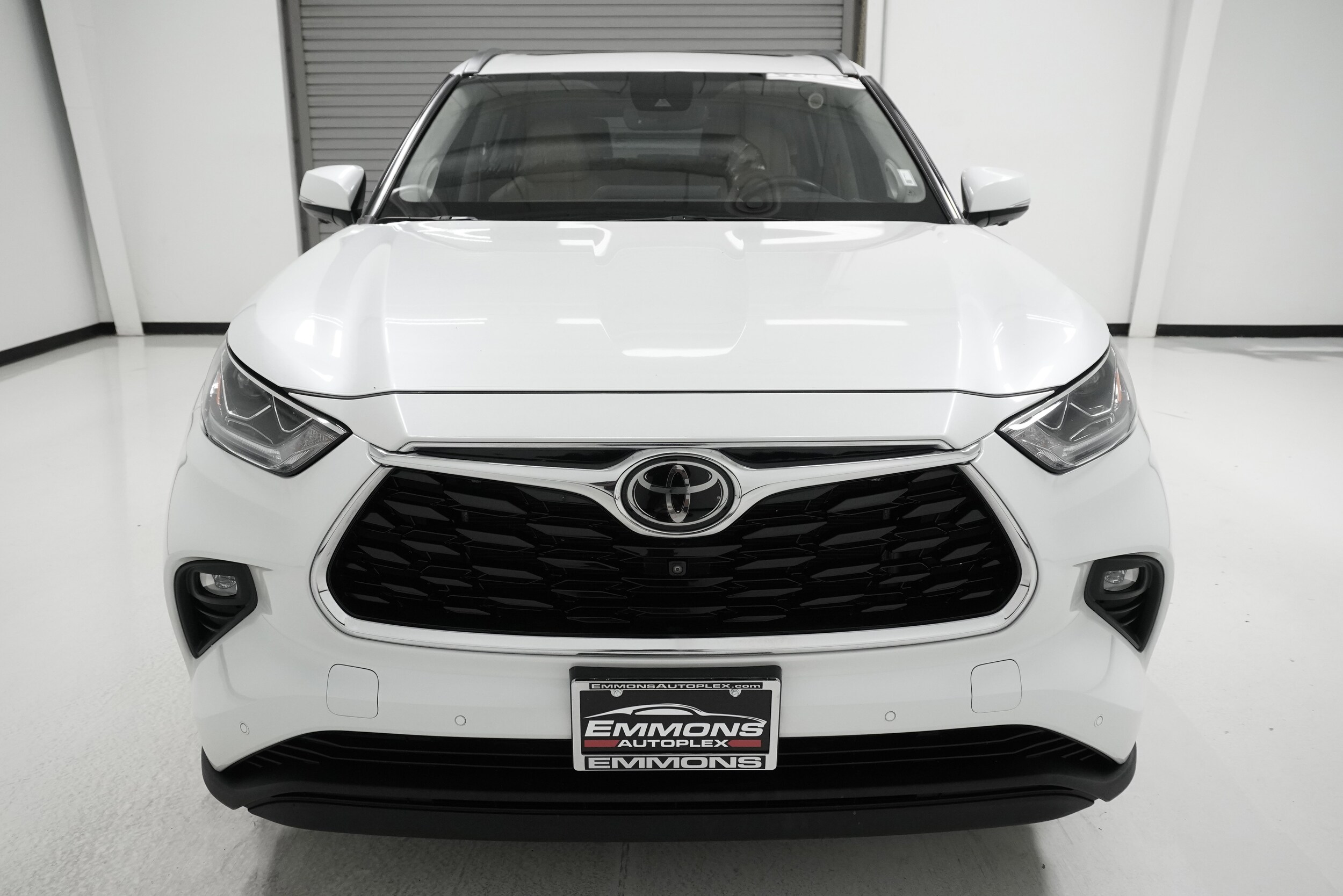 2023 Toyota Highlander Limited photo 2