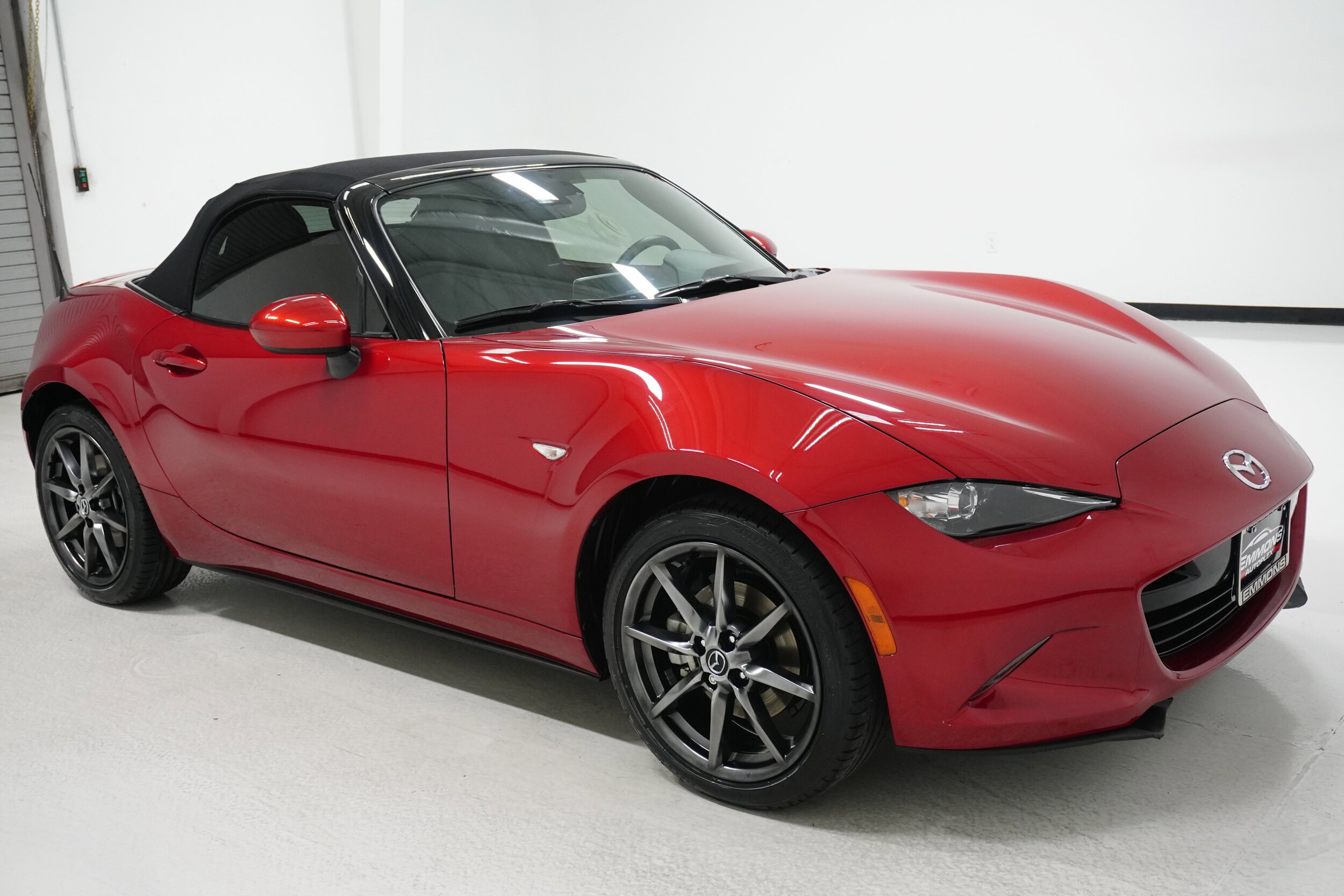 2016 Mazda MX-5 Miata Miata Grand Touring photo 3