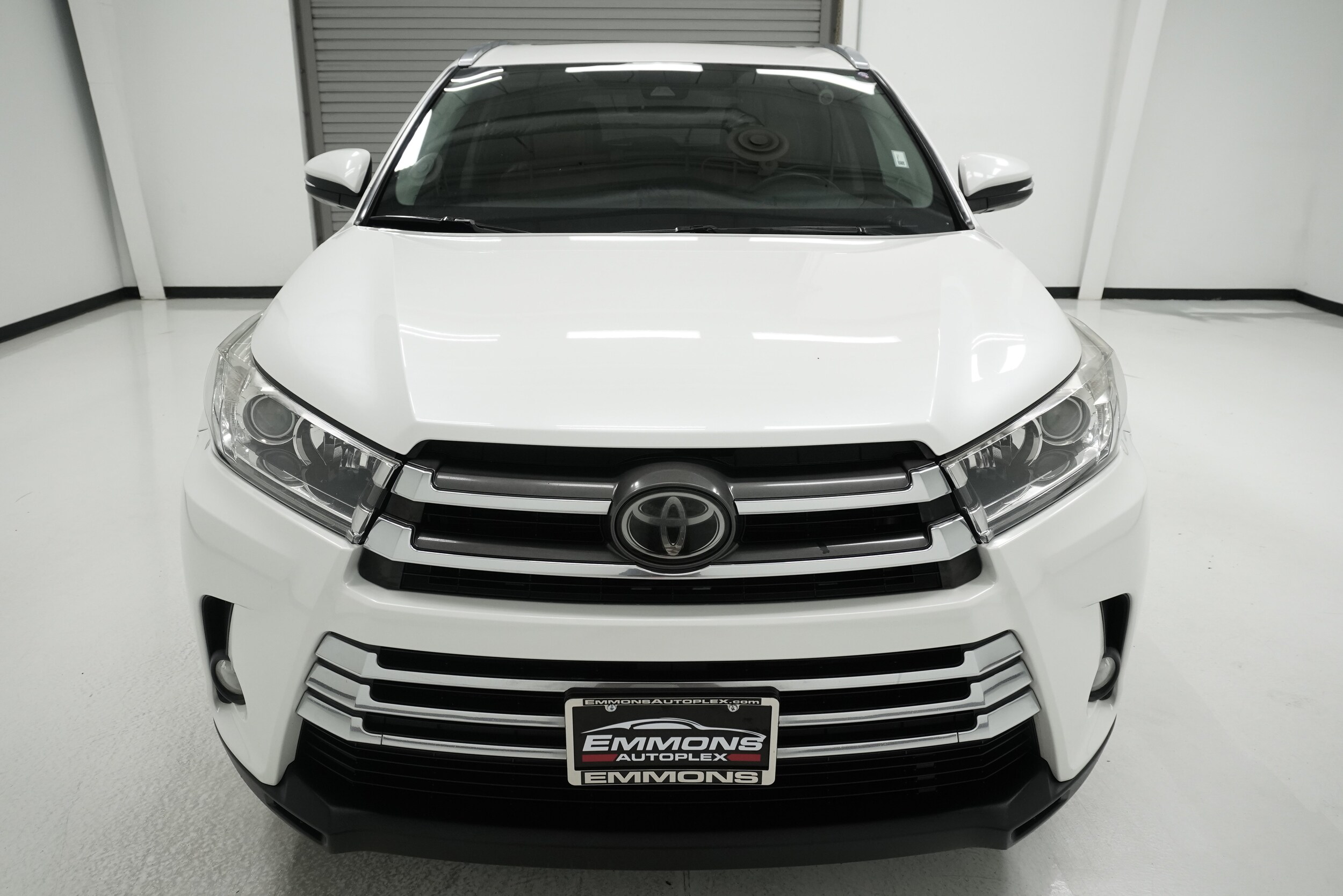 2018 Toyota Highlander Limited Platinum photo 2