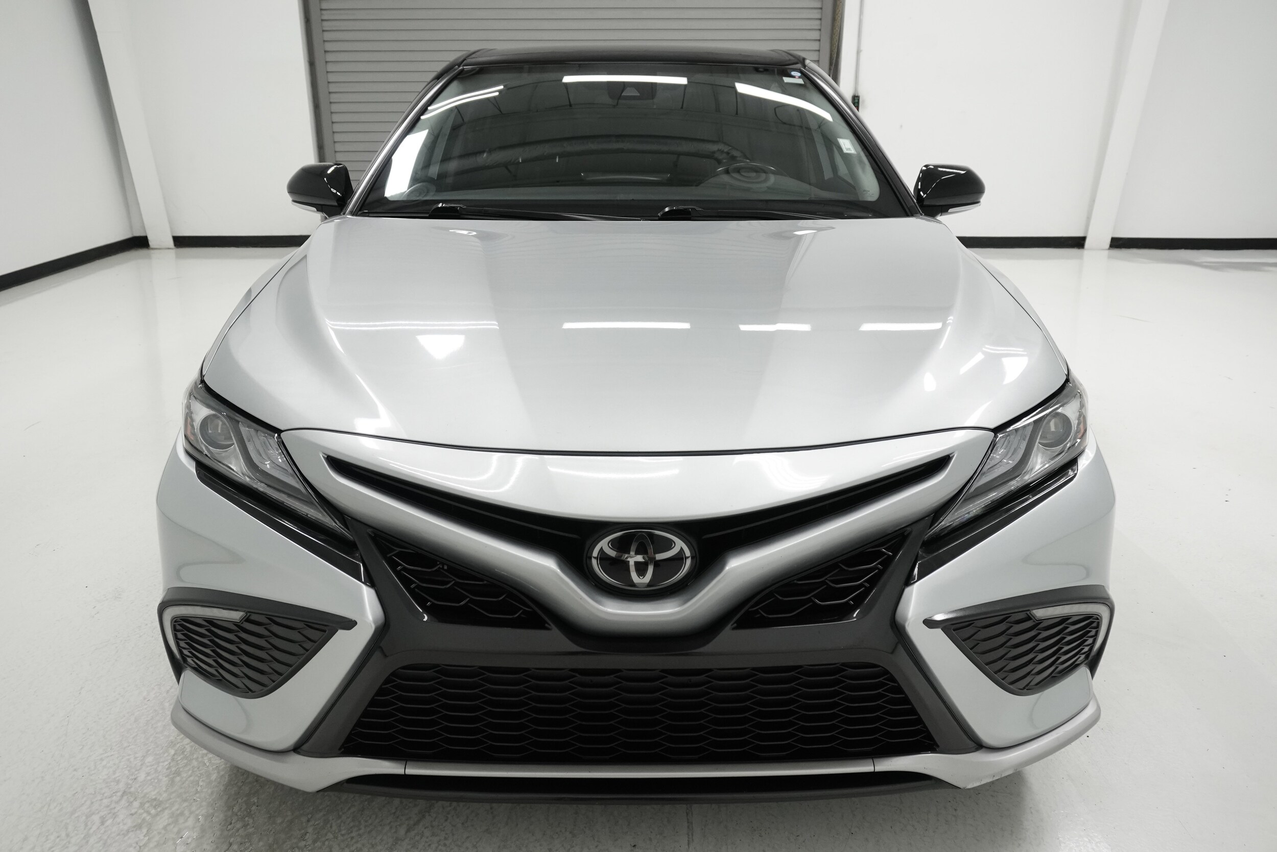 2022 Toyota Camry XSE photo 2