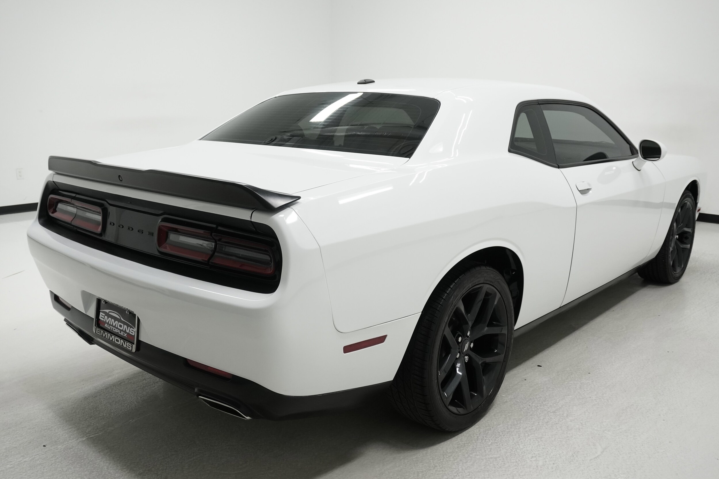 2021 Dodge Challenger SXT photo 4