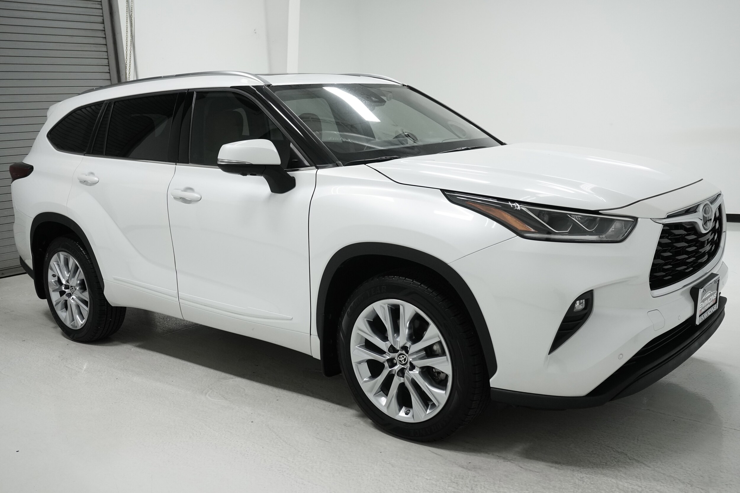 2023 Toyota Highlander Limited photo 3