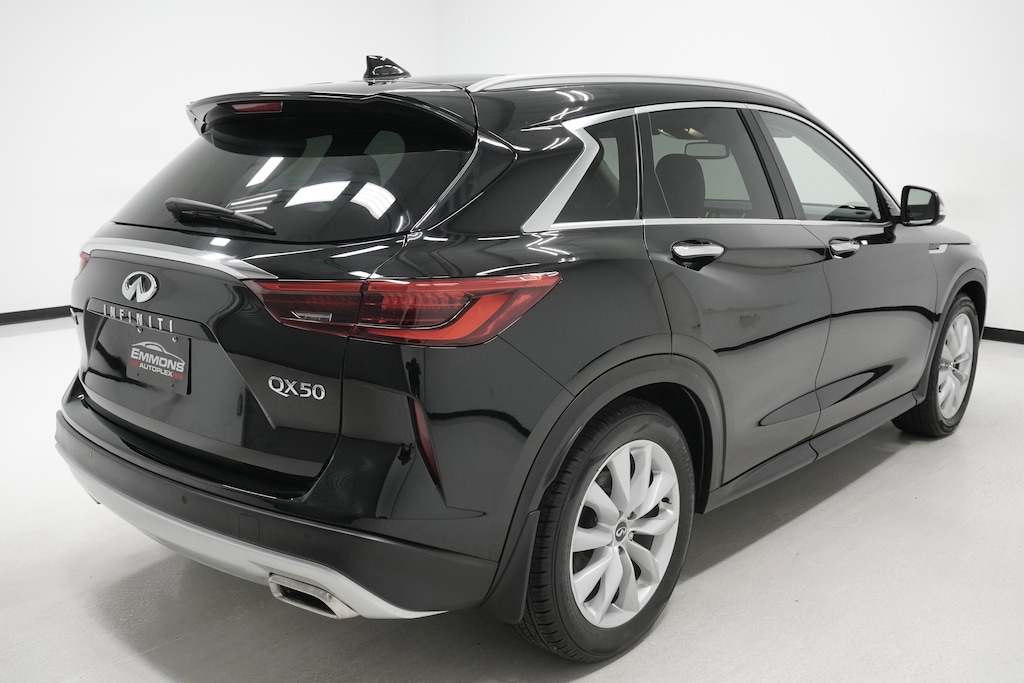 2019 Infiniti QX50 Essential photo 4