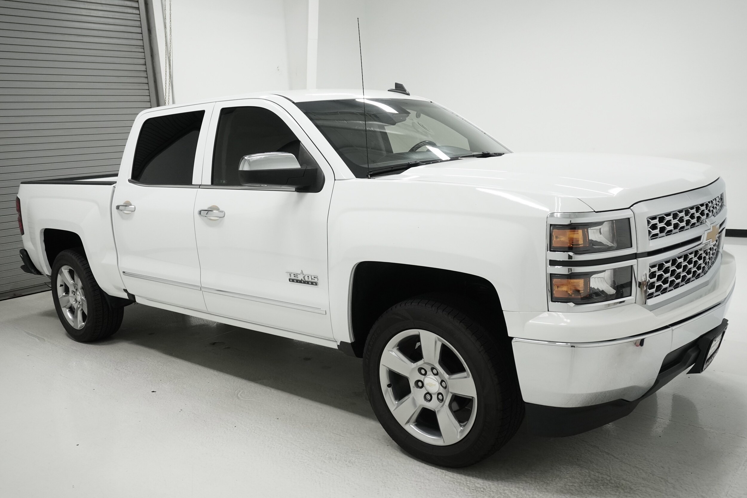 2016 Chevrolet Silverado 1500 LTZ photo 3