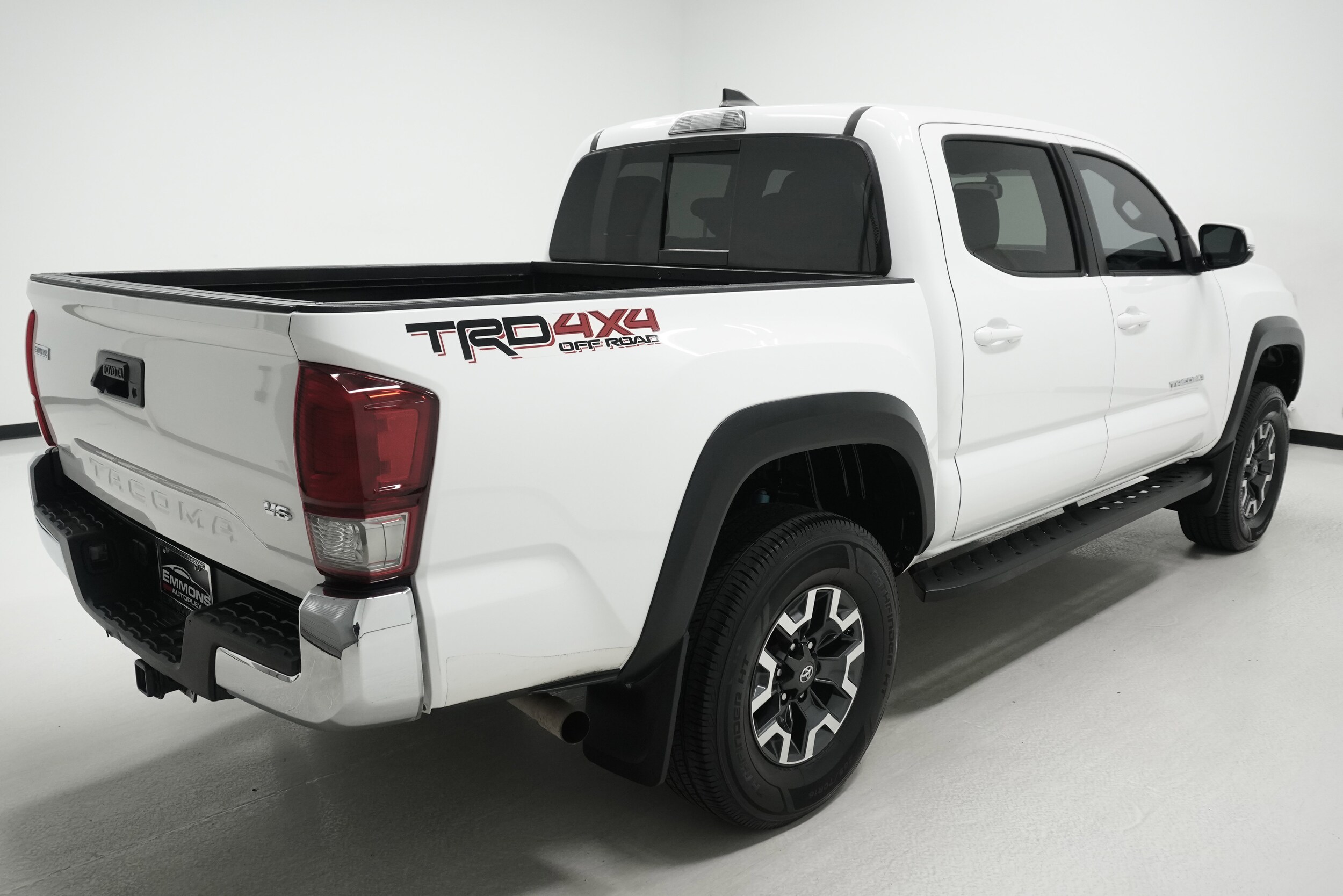 2017 Toyota Tacoma SR5 Sport TRD Pro photo 3