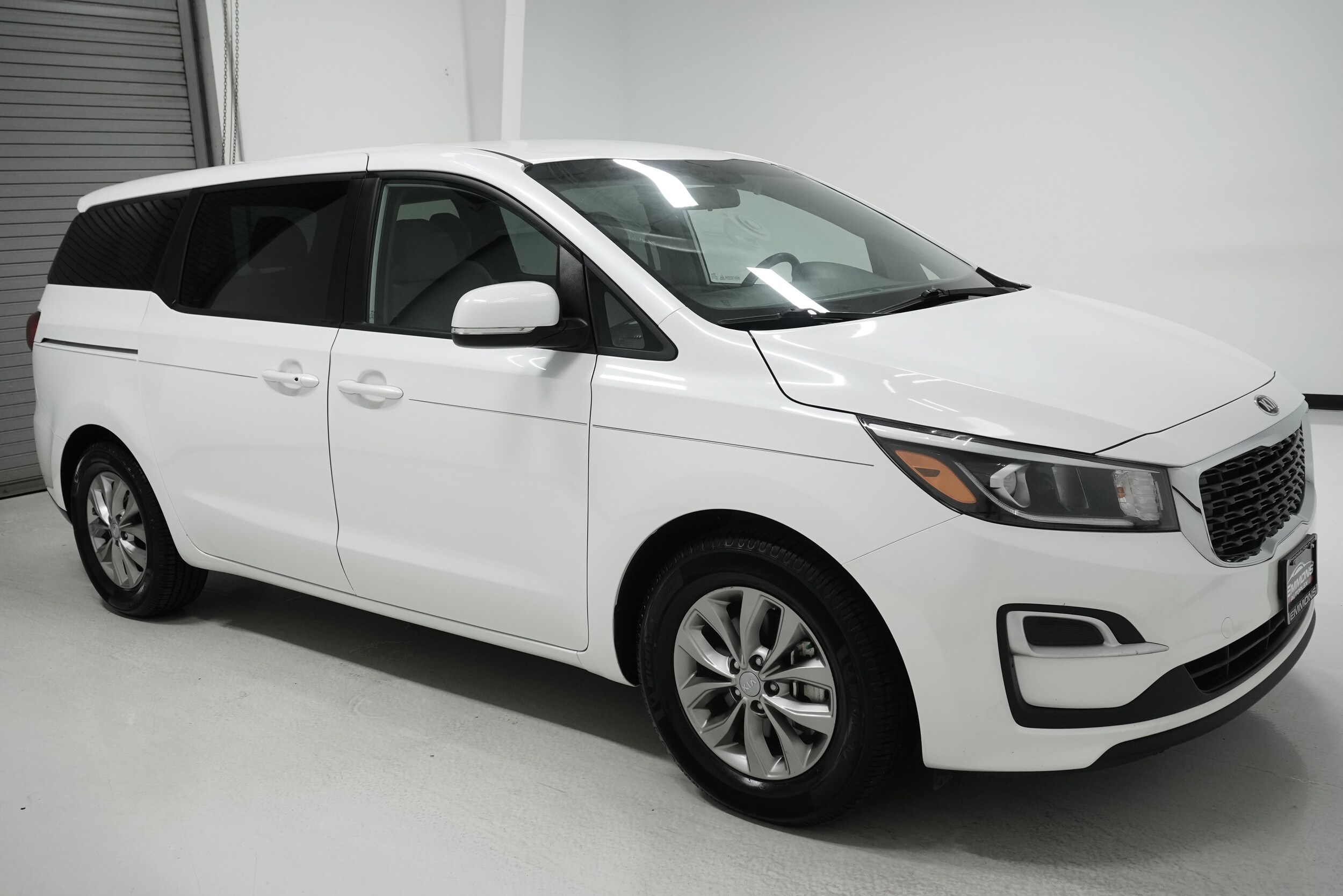 2021 Kia Sedona LX photo 3