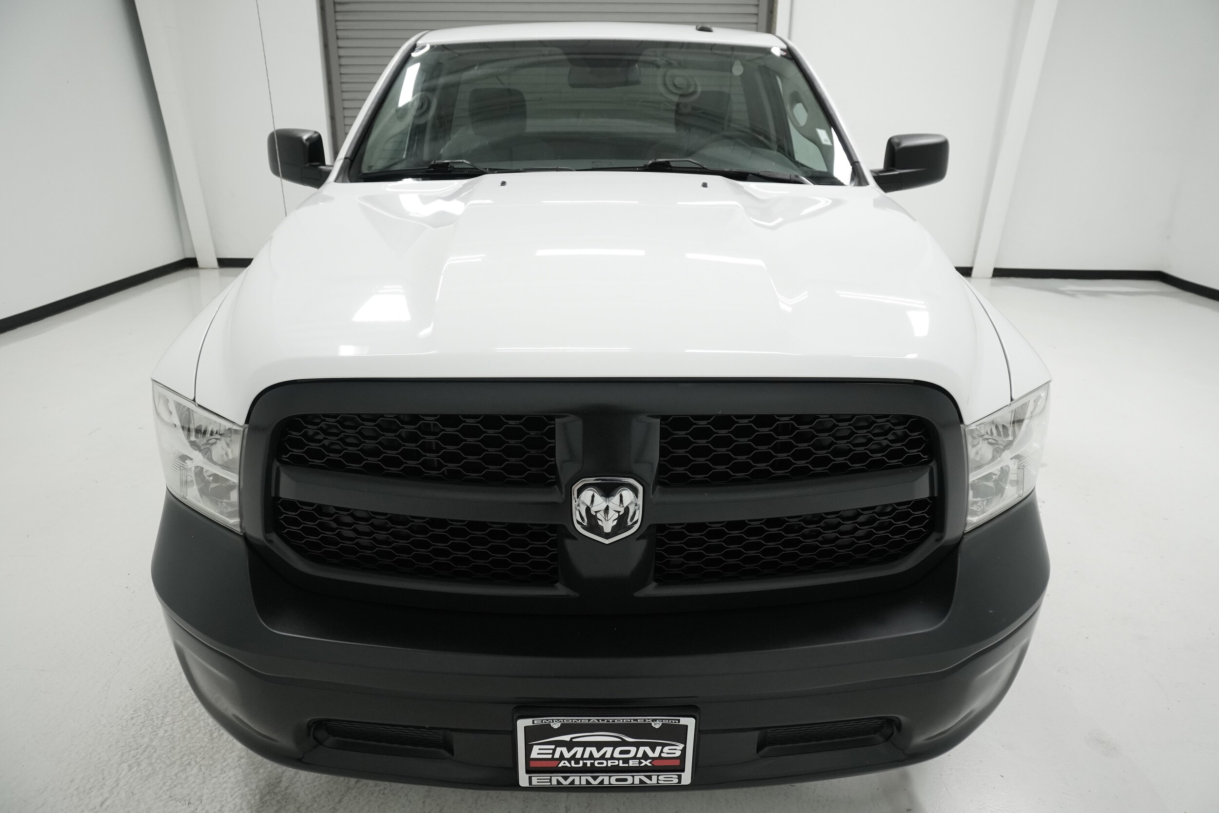 2016 Ram 1500 Tradesman photo 2