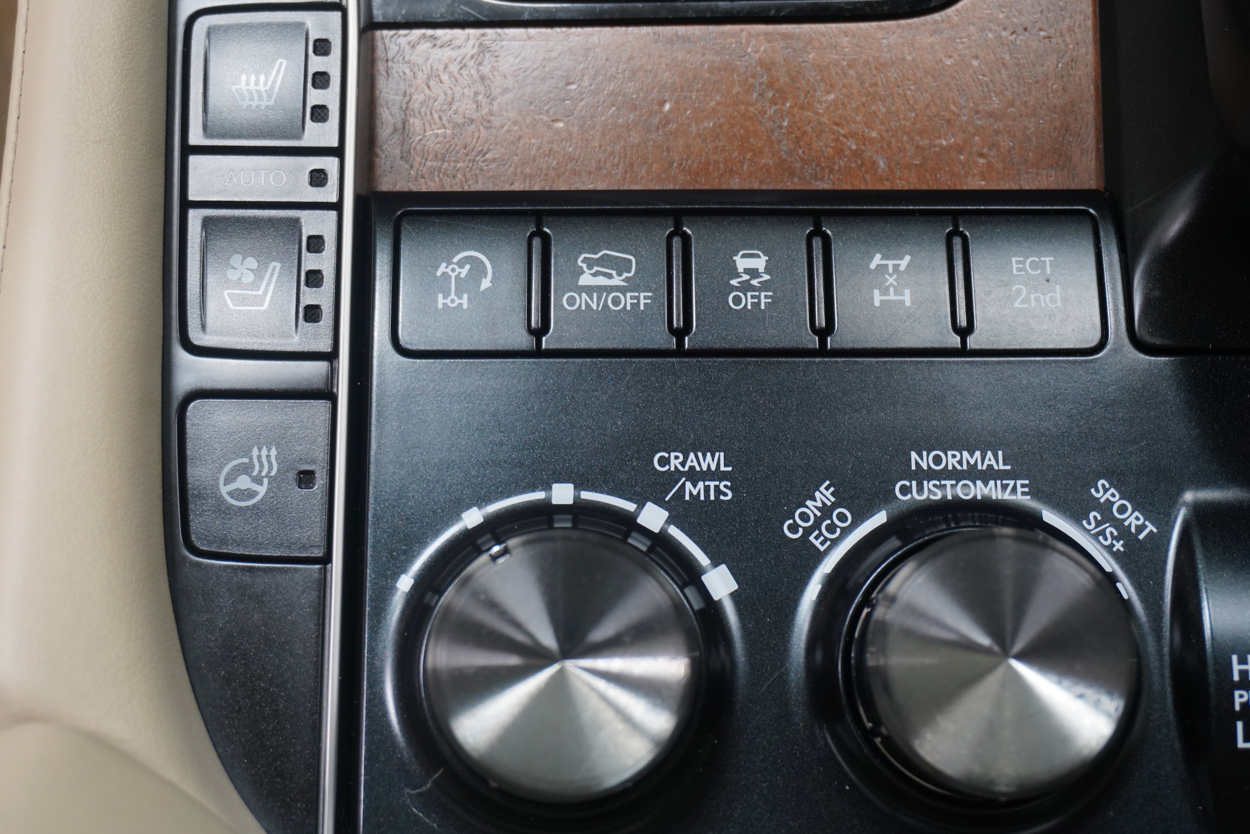 2016 Lexus LX 570 - Photo 28
