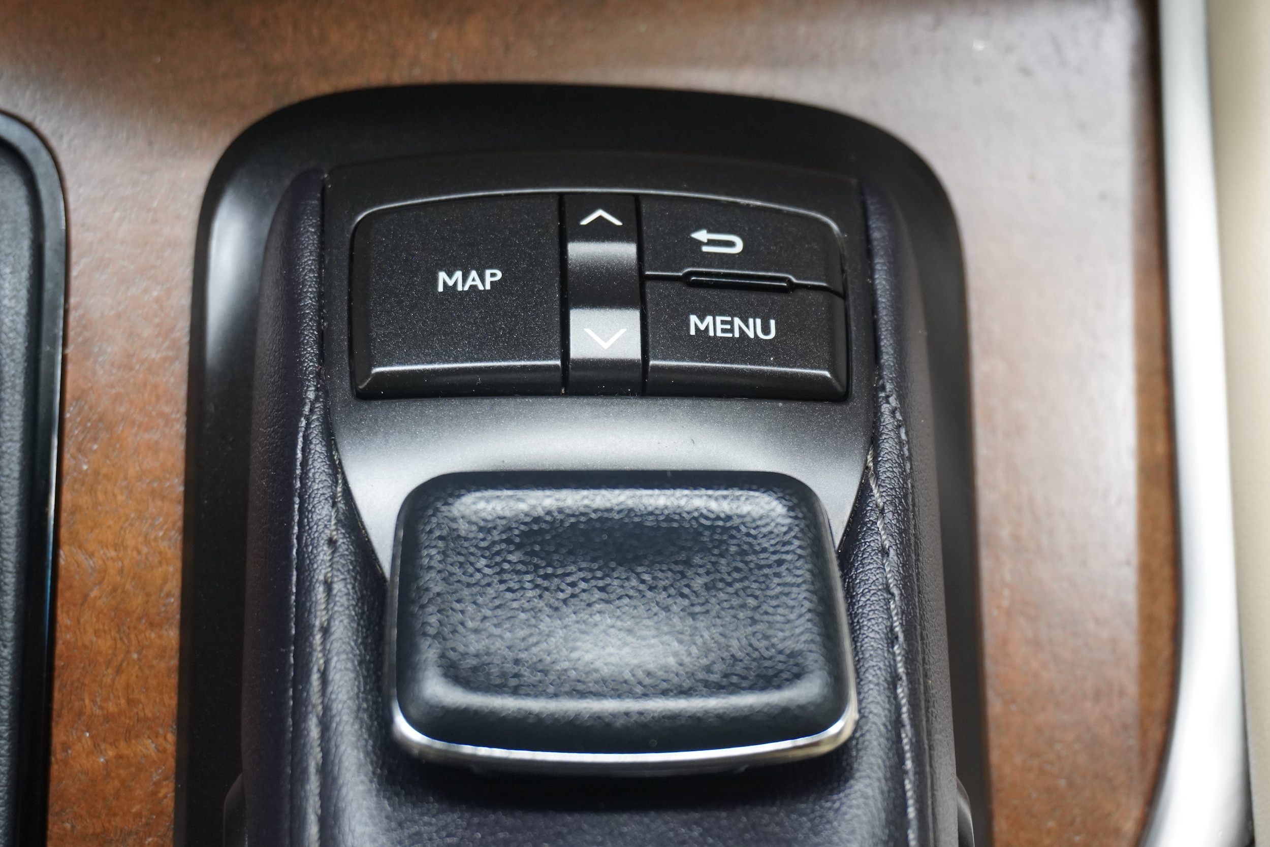 2016 Lexus LX 570 - Photo 27