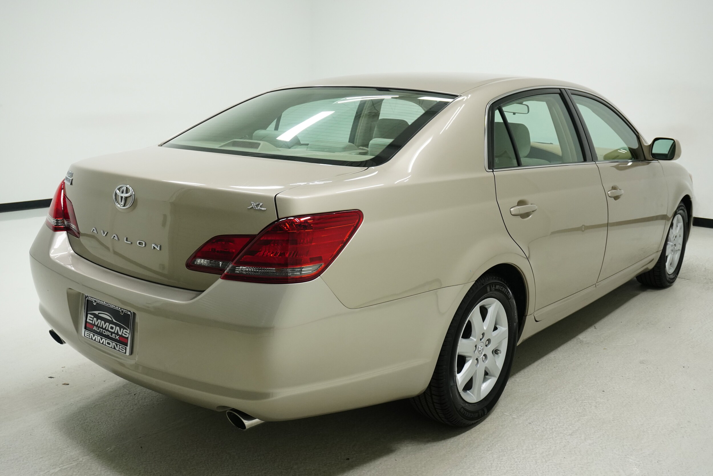 2008 Toyota Avalon photo 4