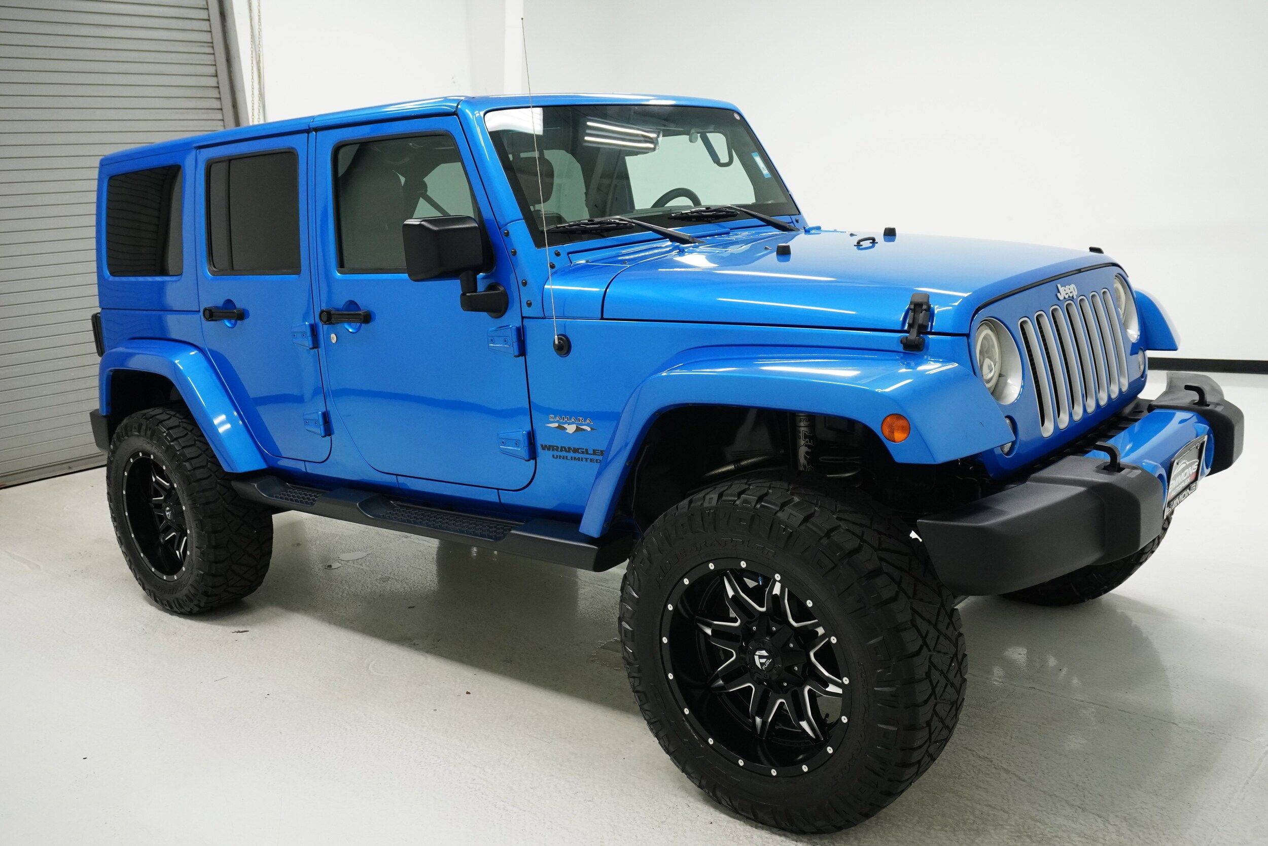 2016 Jeep Wrangler Unlimited Sahara photo 3