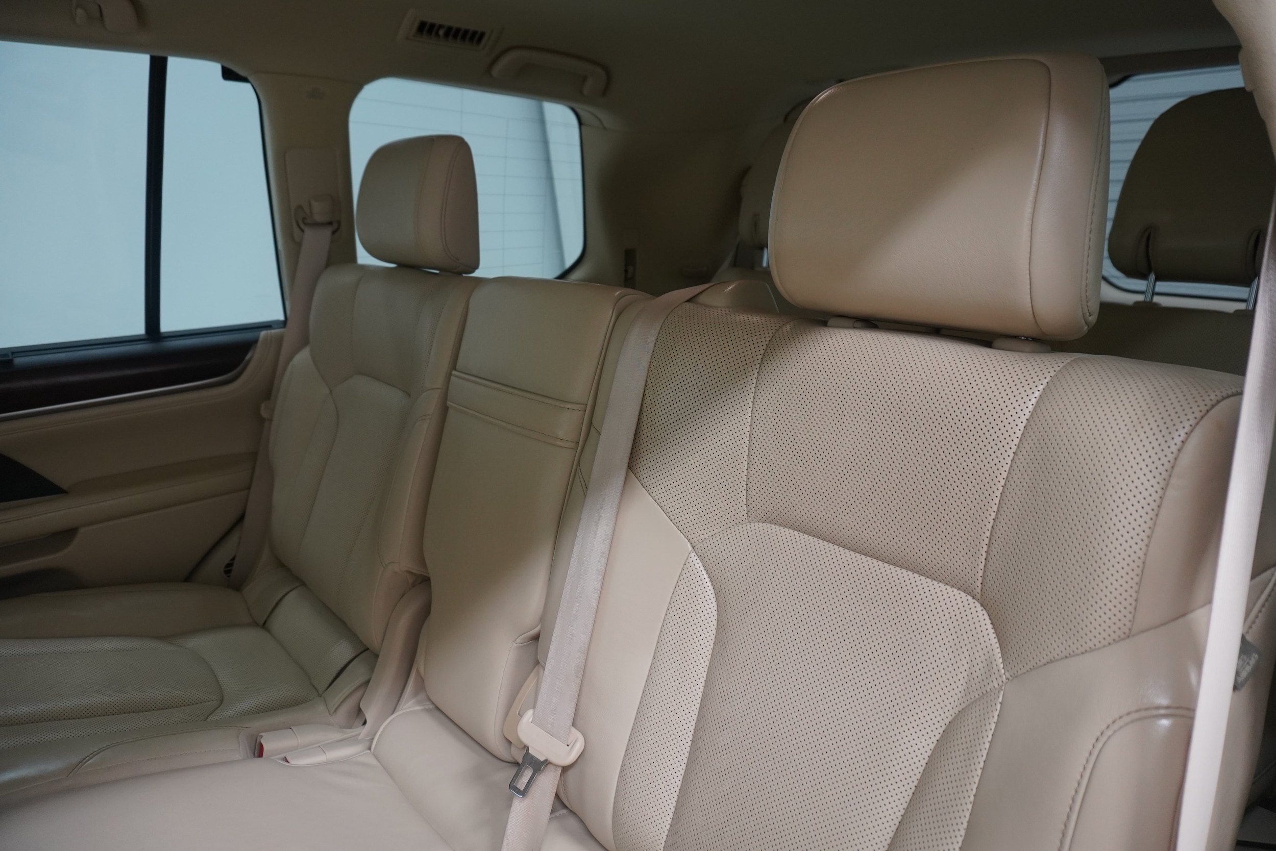 2016 Lexus LX 570 - Photo 13