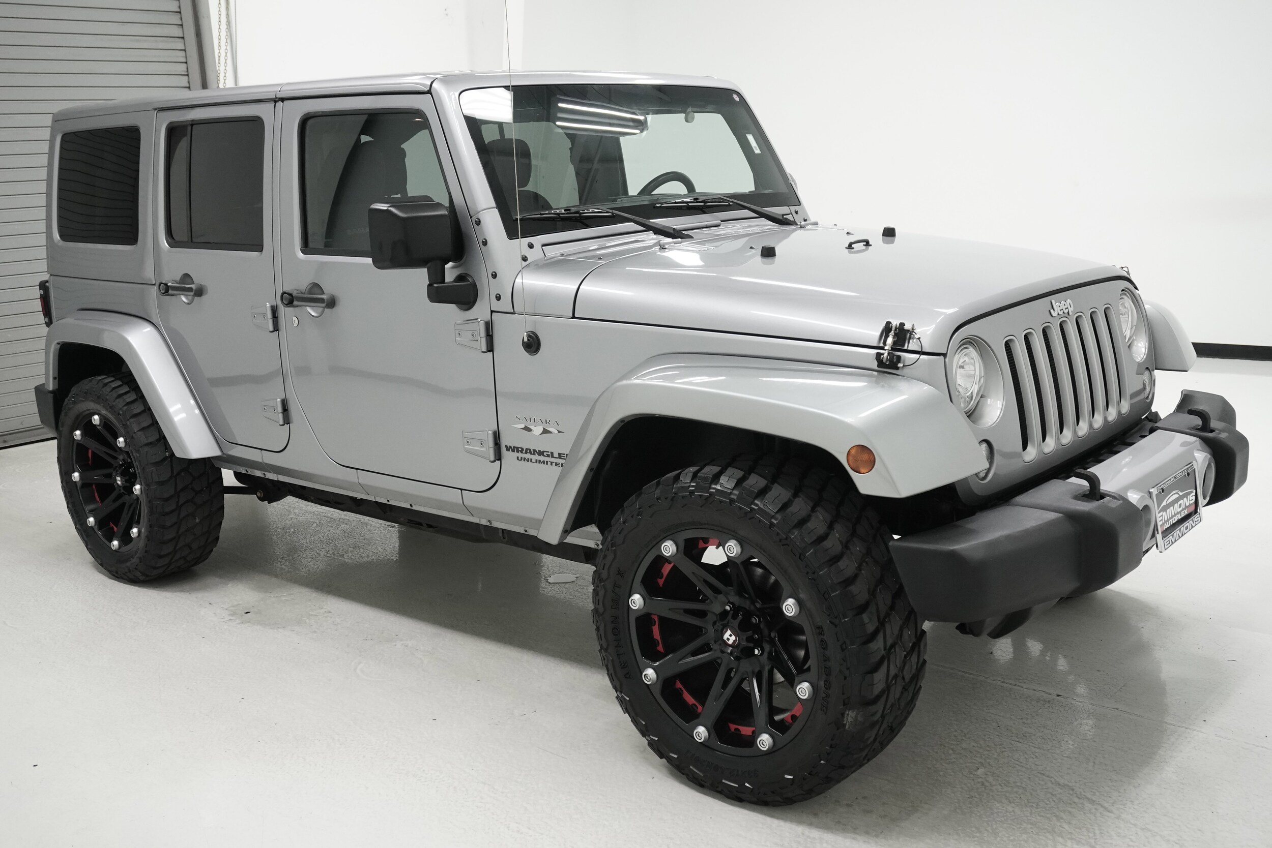 2017 Jeep Wrangler Unlimited Sahara photo 3