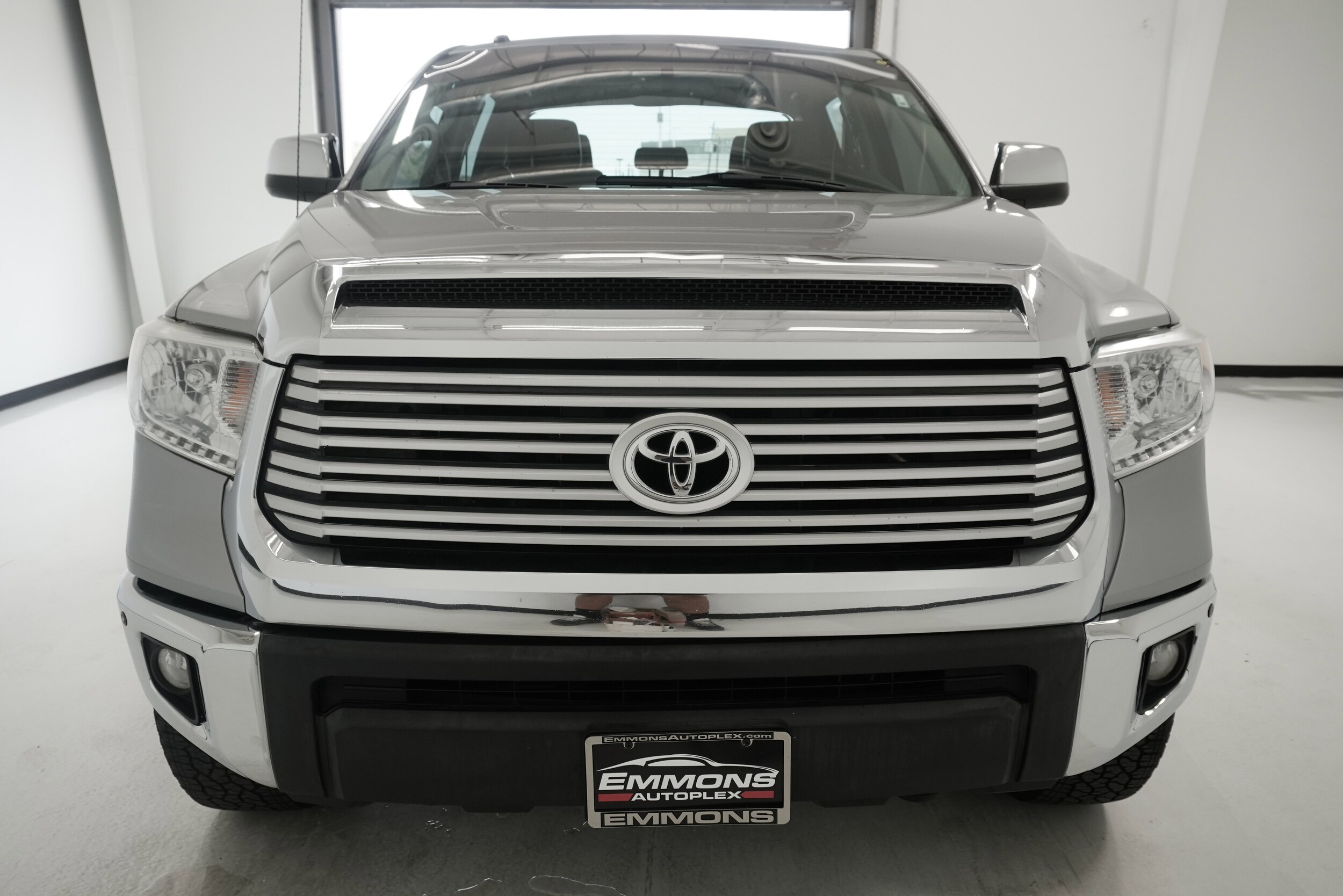 2017 Toyota Tundra Limited photo 2