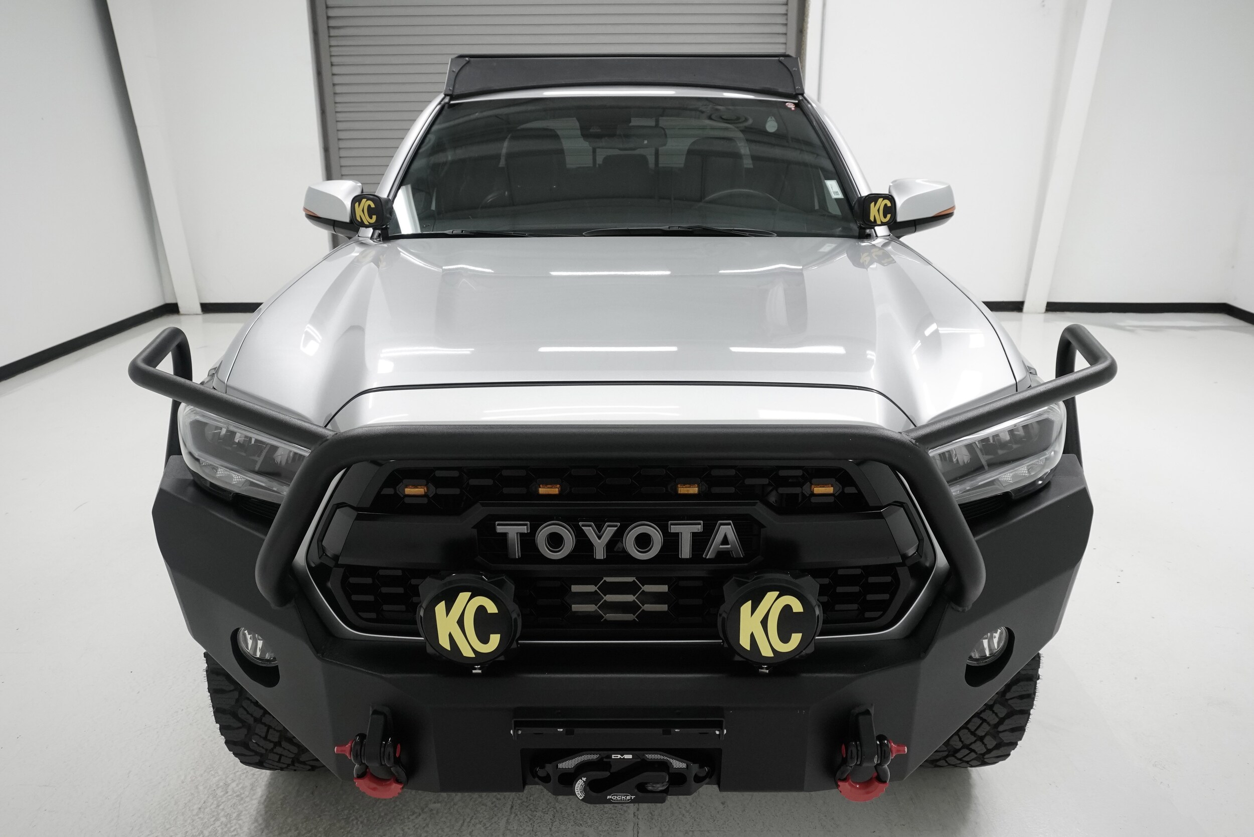 2022 Toyota Tacoma SR5 photo 2
