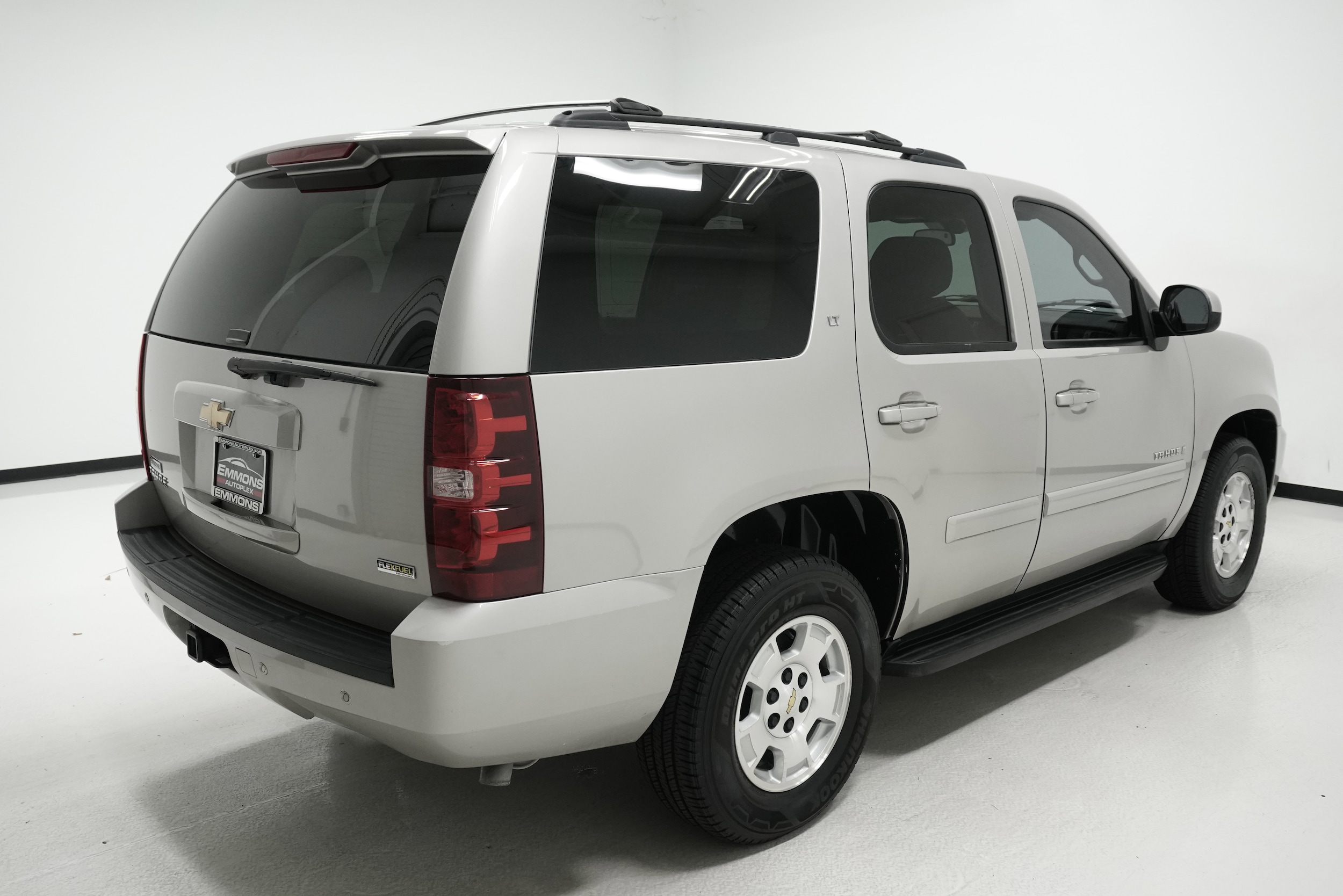 2007 Chevrolet Tahoe LT photo 2