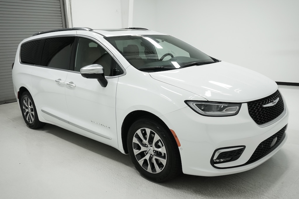 Used 2023 Chrysler Pacifica Plug-In Hybrid Hybrid Pinnacle Van Passenger Van
