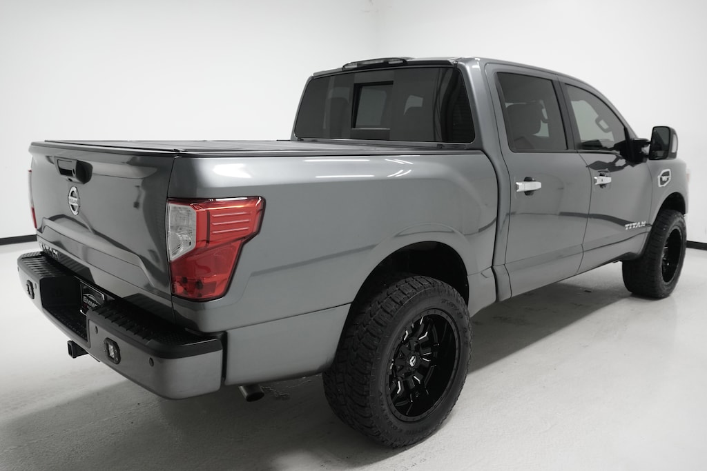 Used 2017 Nissan Titan SV Truck Crew Cab