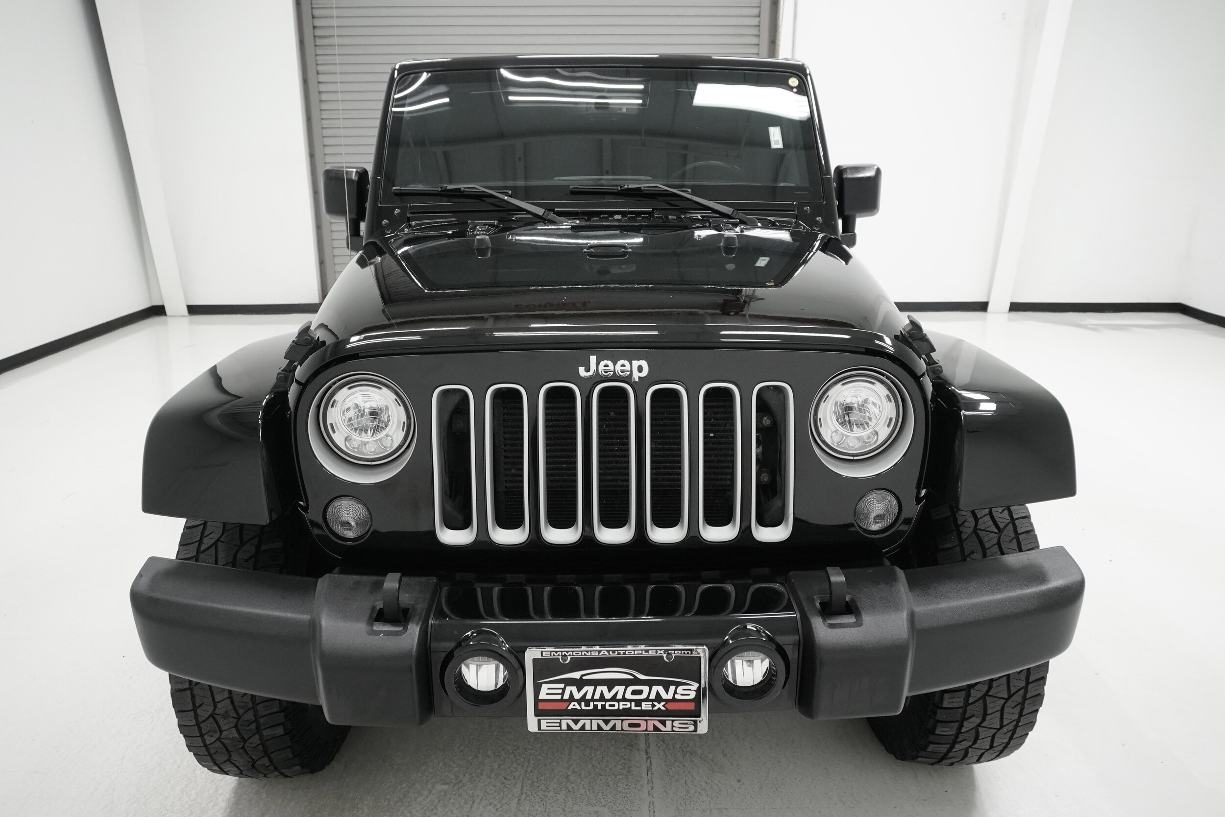 2017 Jeep Wrangler Unlimited Sahara photo 2